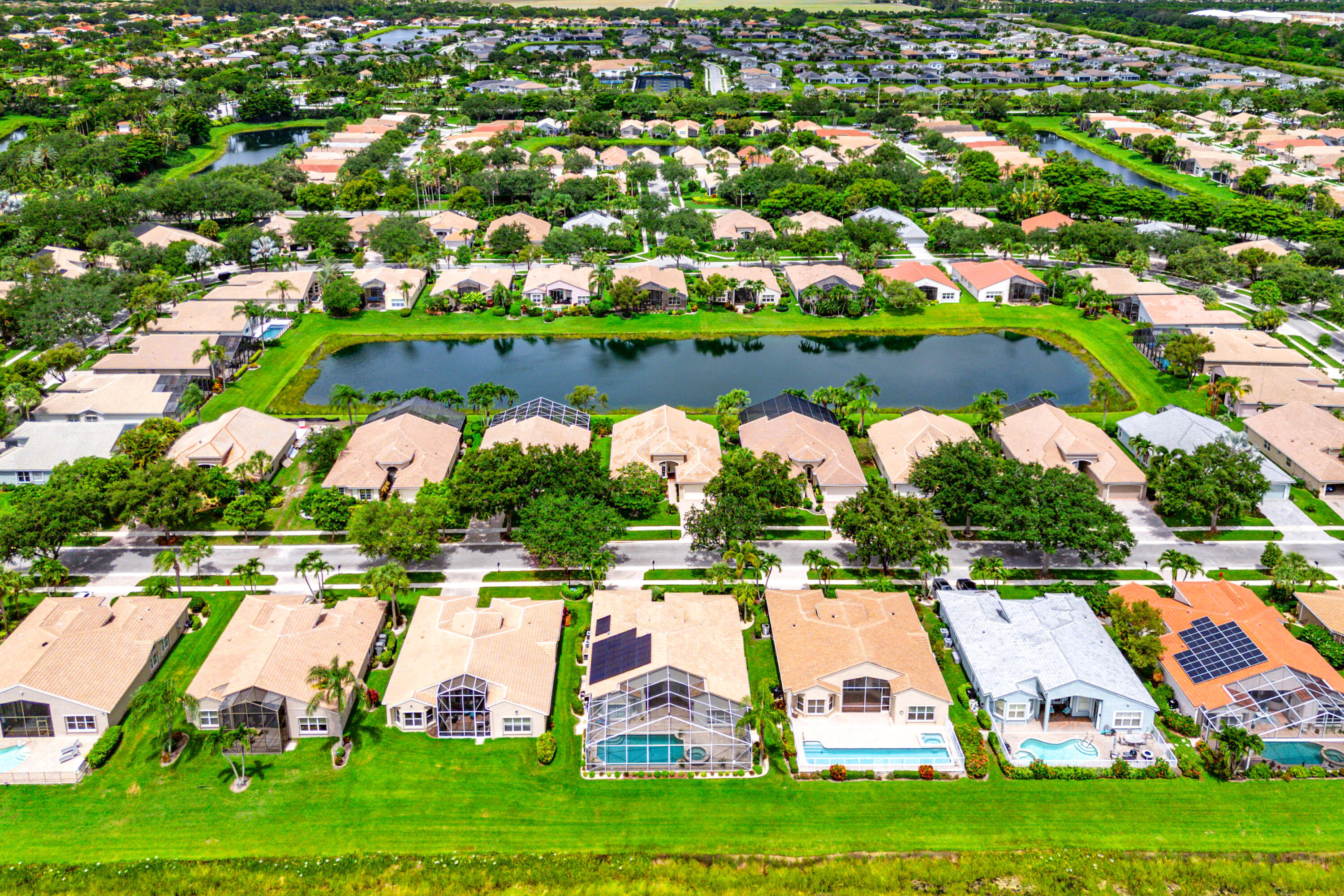 VALENCIA FALLS - Residential