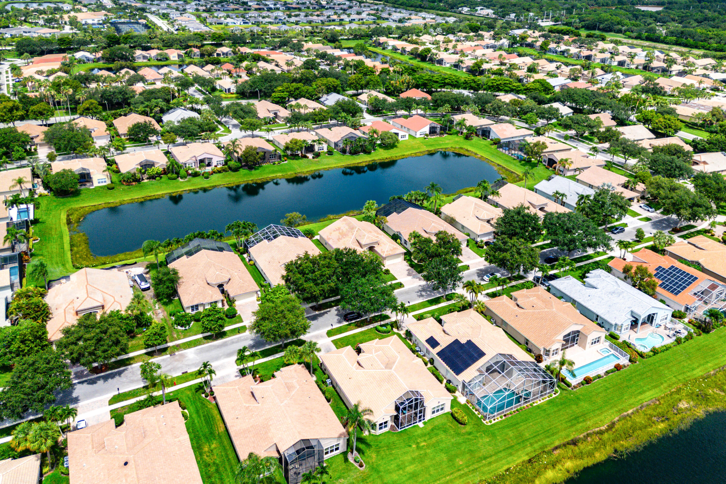 VALENCIA FALLS - Residential