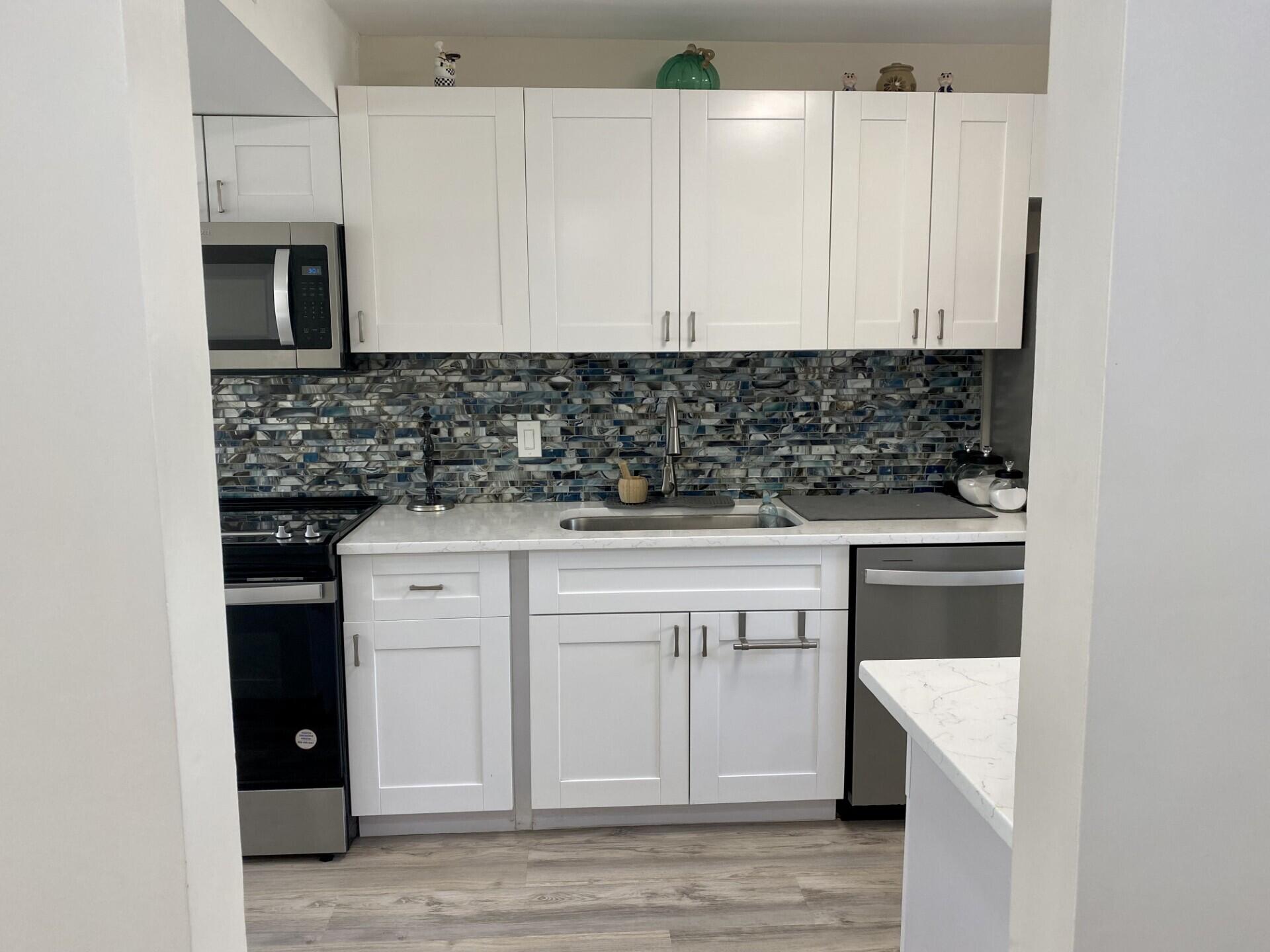 FOUNTAINS OF PALM BEACH CONDO 9 - Residential