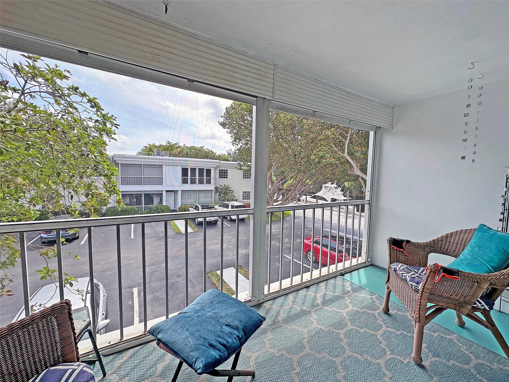 BAY COLONY CLUB - Residential