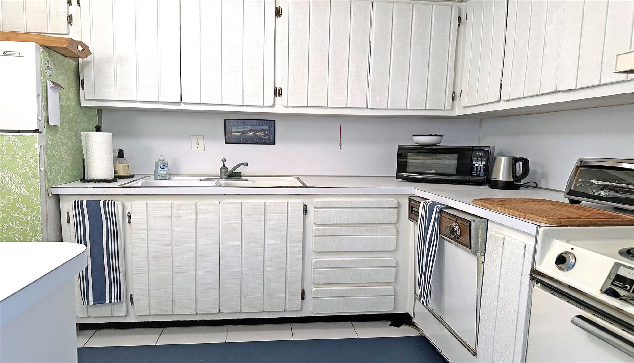BAY COLONY CLUB - Residential