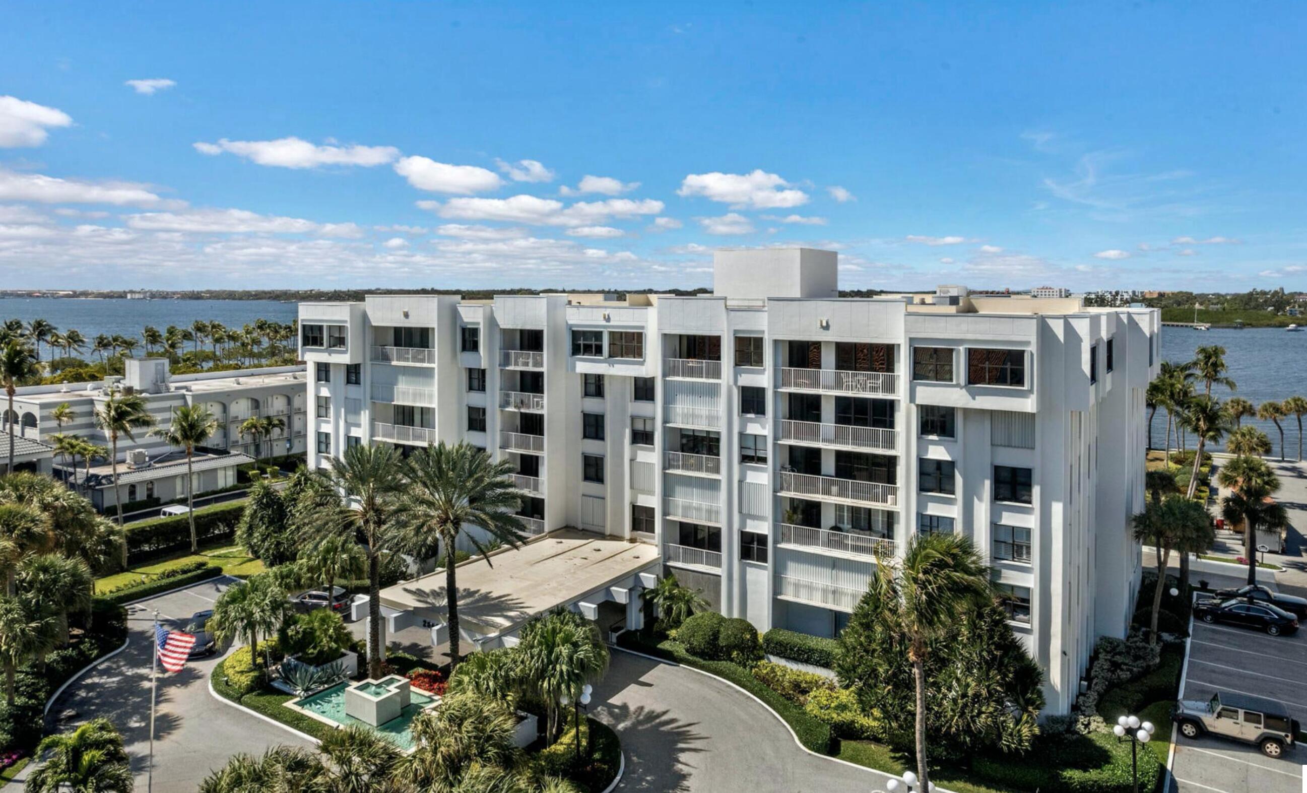 LA PALMA CONDO - Residential
