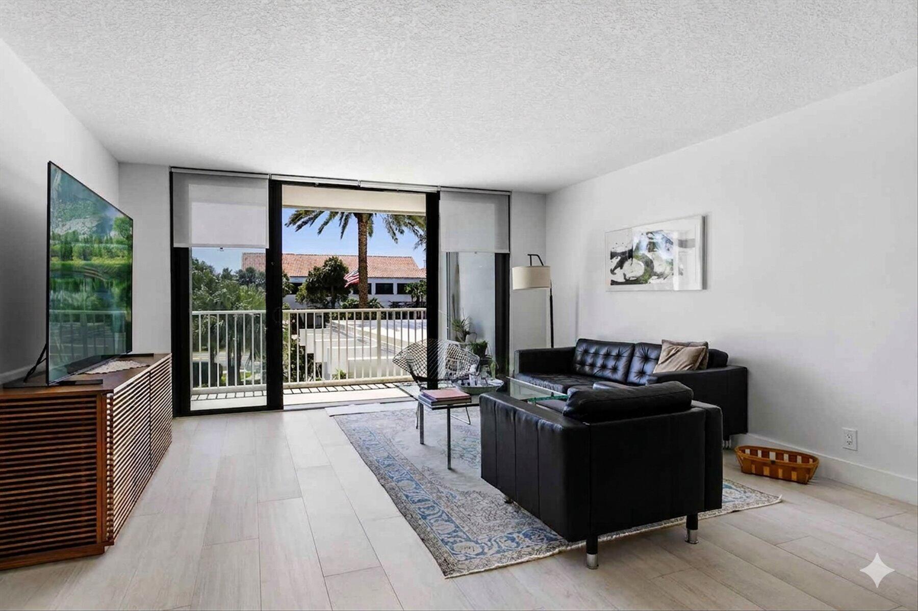 LA PALMA CONDO - Residential