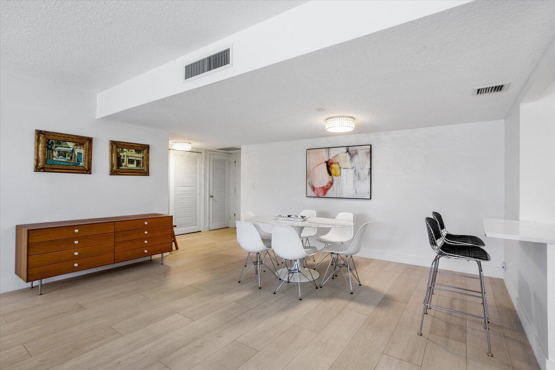 LA PALMA CONDO - Residential