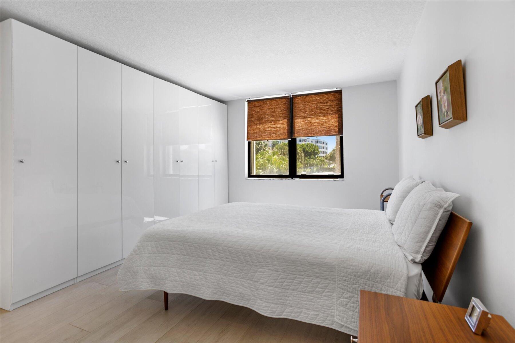 LA PALMA CONDO - Residential