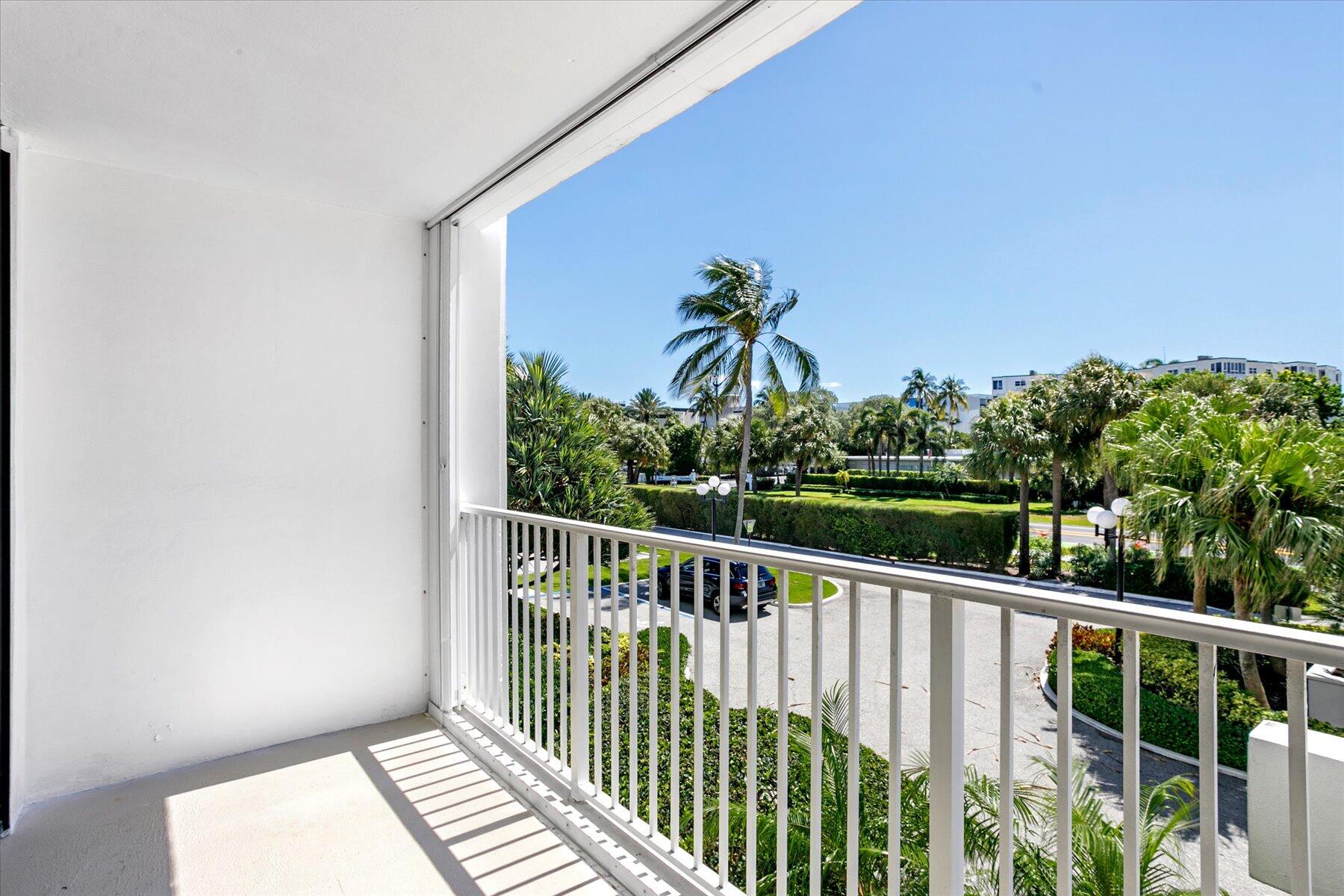 LA PALMA CONDO - Residential