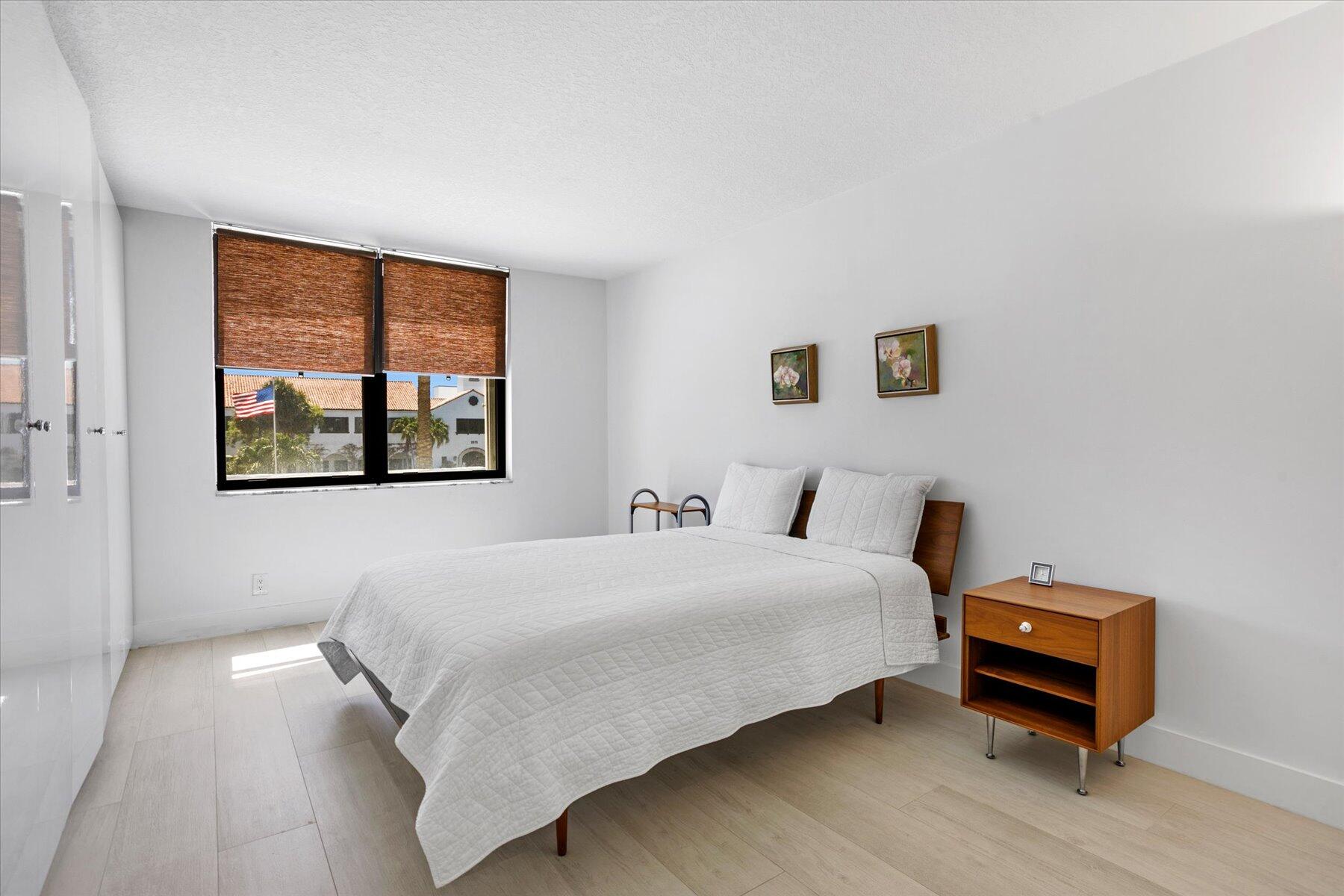 LA PALMA CONDO - Residential