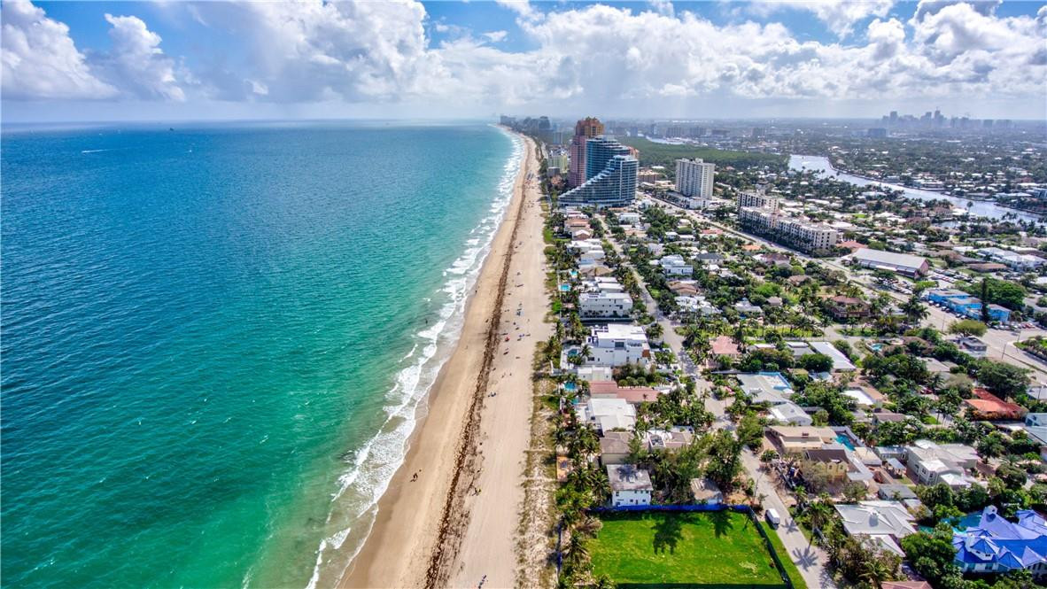 Lauderdale Beach - Land