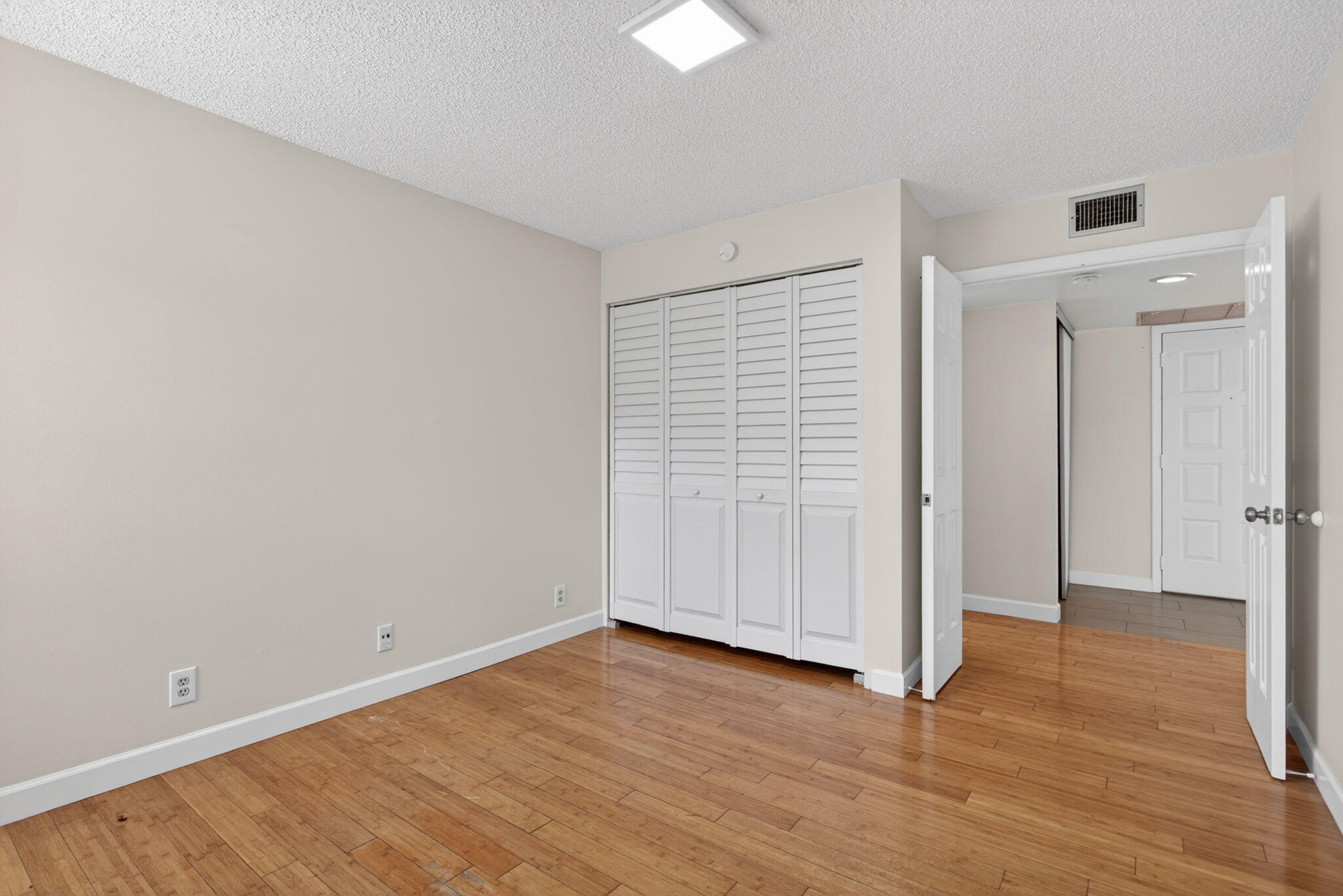 KARANDA VILLAGE III-A CONDO - Residential
