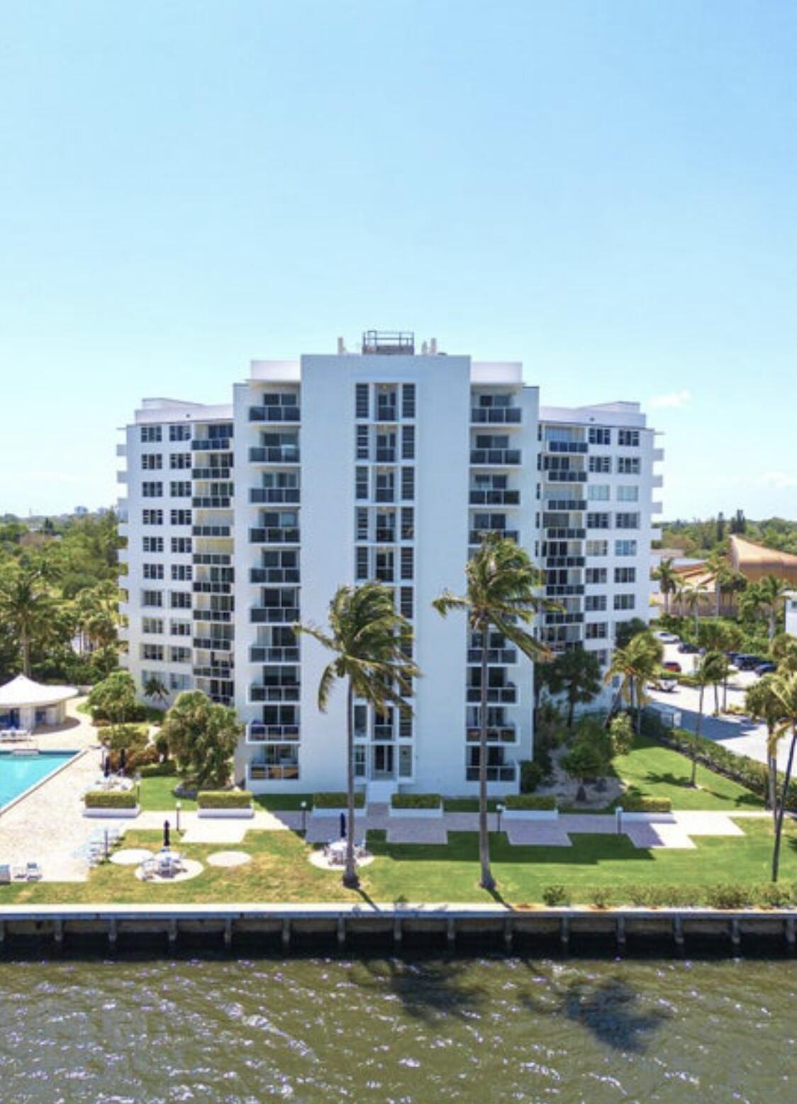 LA FONTANA APTS OF PALM BEACH INC - Residential