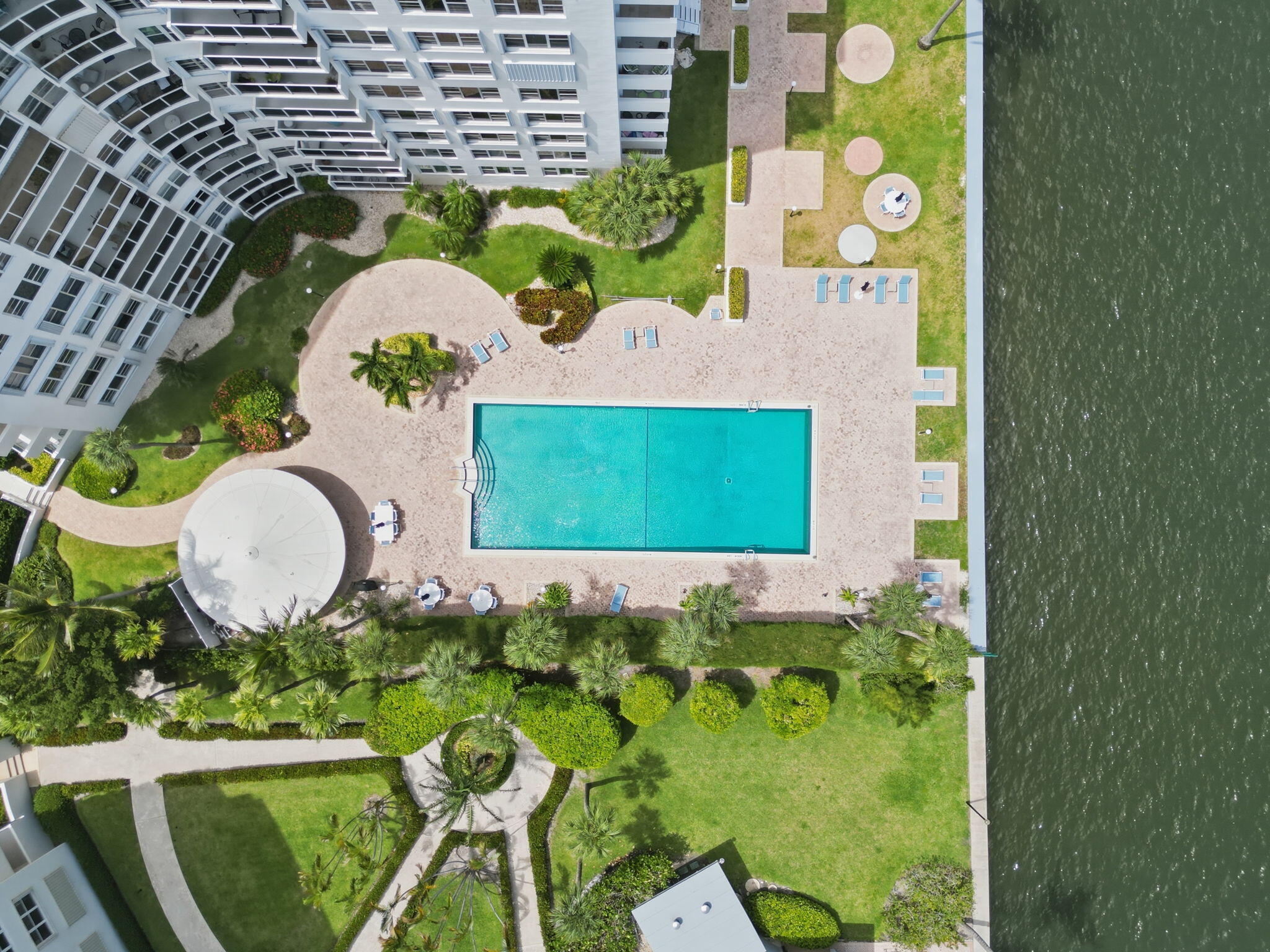 LA FONTANA APTS OF PALM BEACH INC - Residential