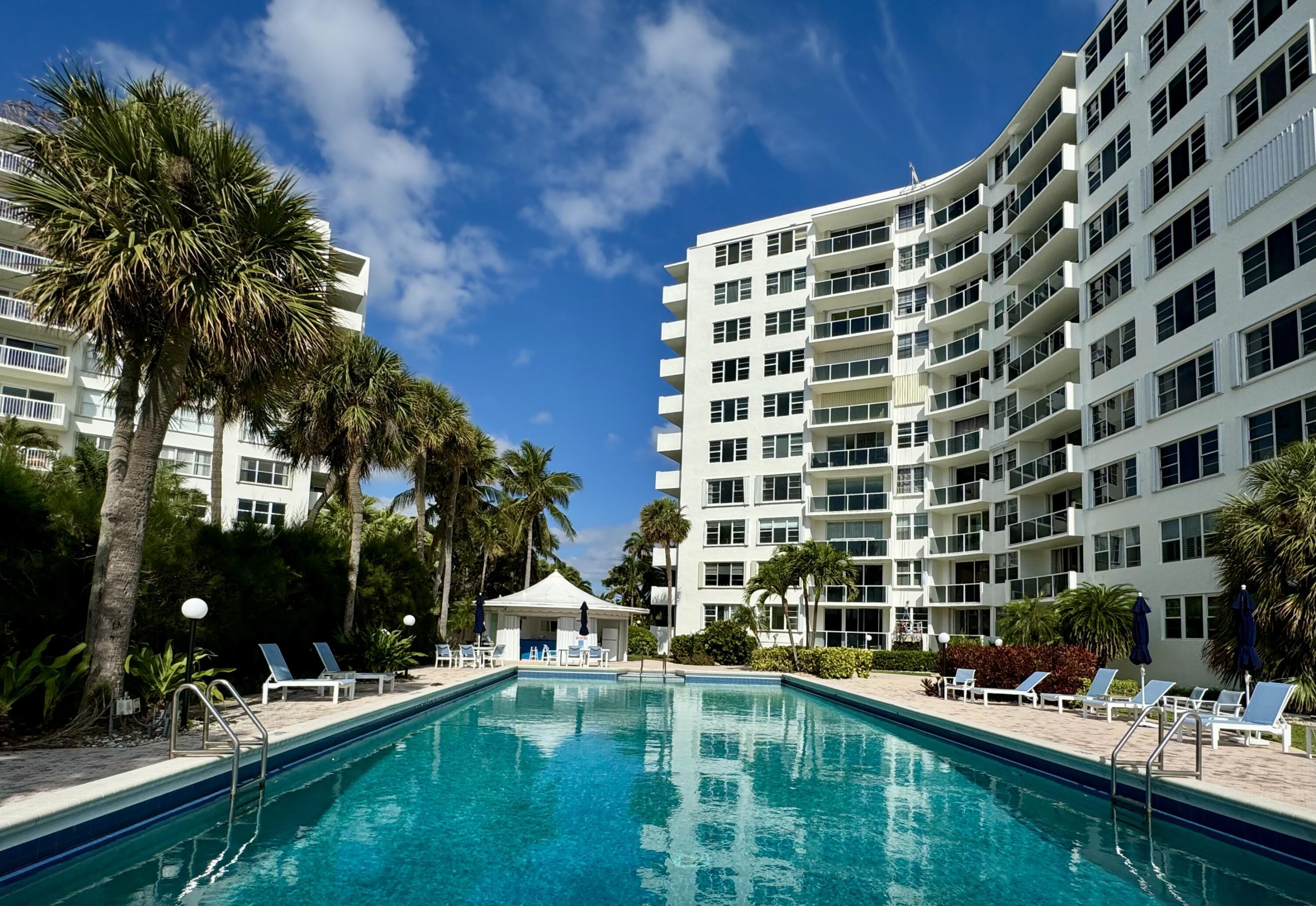 LA FONTANA APTS OF PALM BEACH INC - Residential