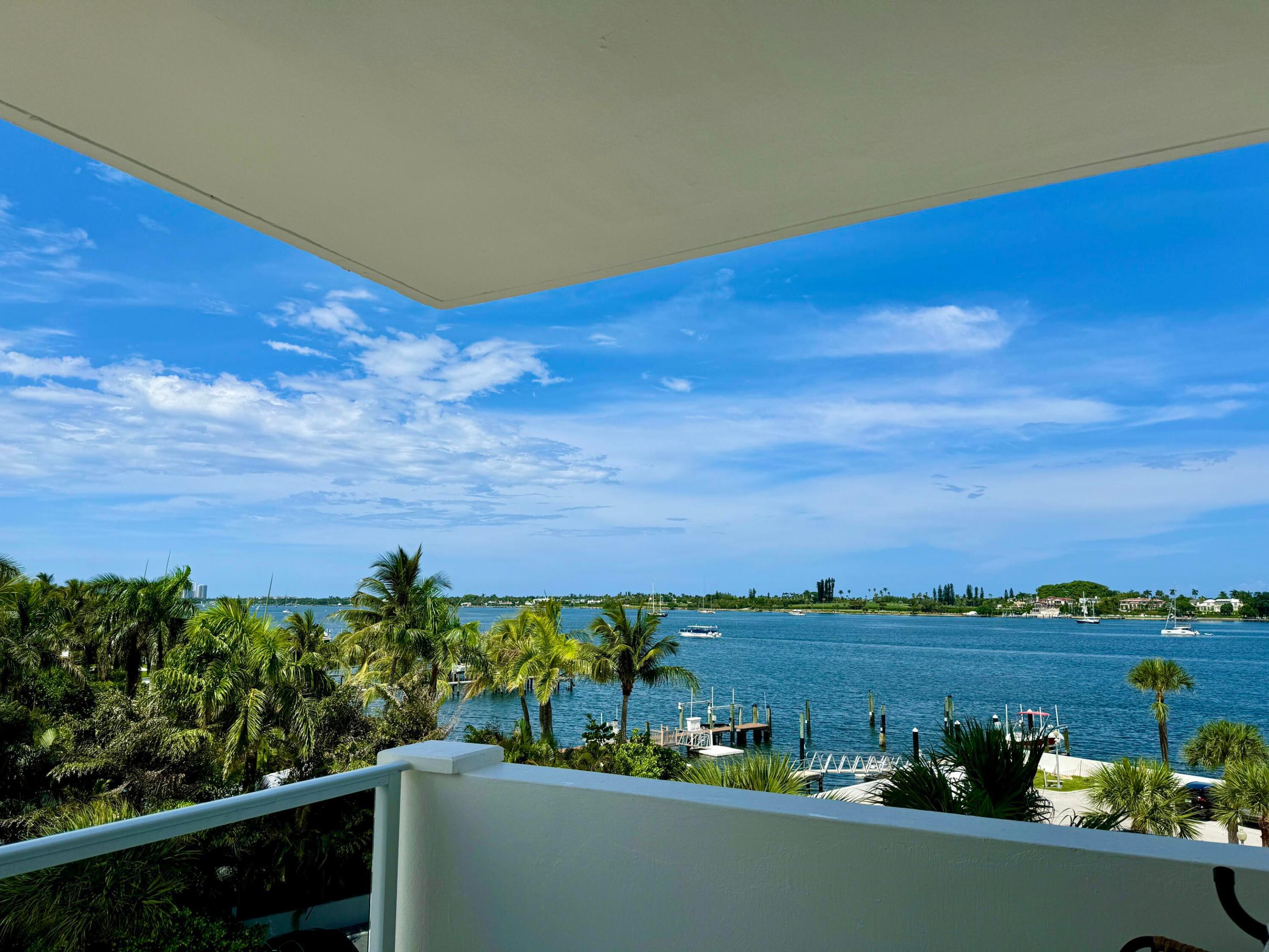 LA FONTANA APTS OF PALM BEACH INC - Residential