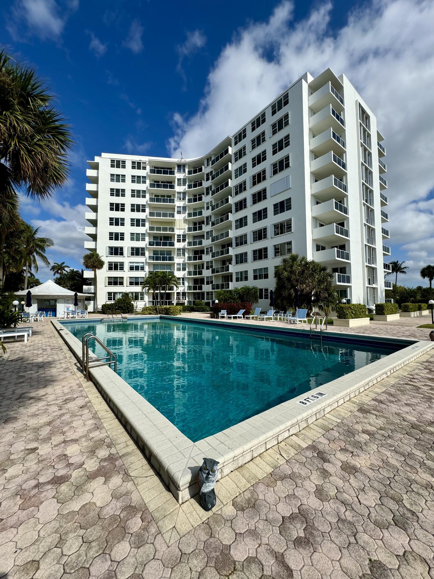 LA FONTANA APTS OF PALM BEACH INC - Residential