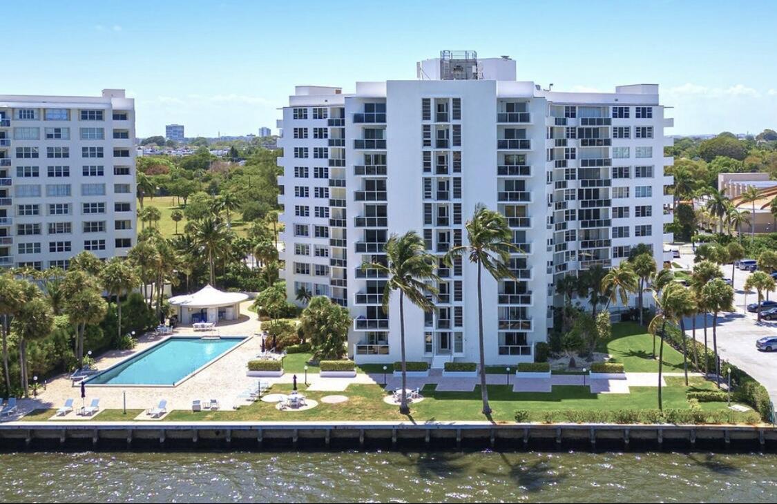 LA FONTANA APTS OF PALM BEACH INC - Residential