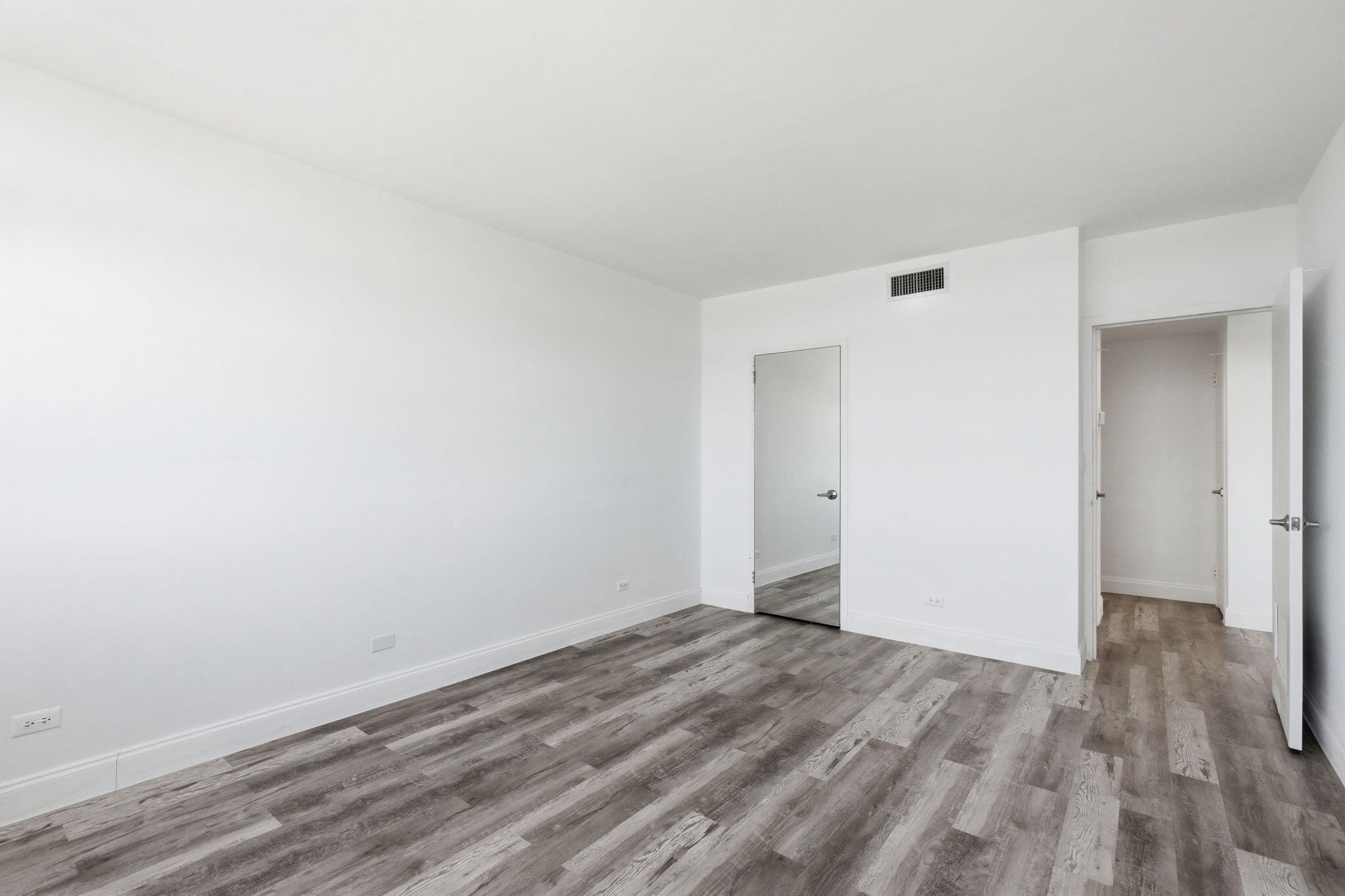 LA FONTANA APTS OF PALM BEACH INC - Residential