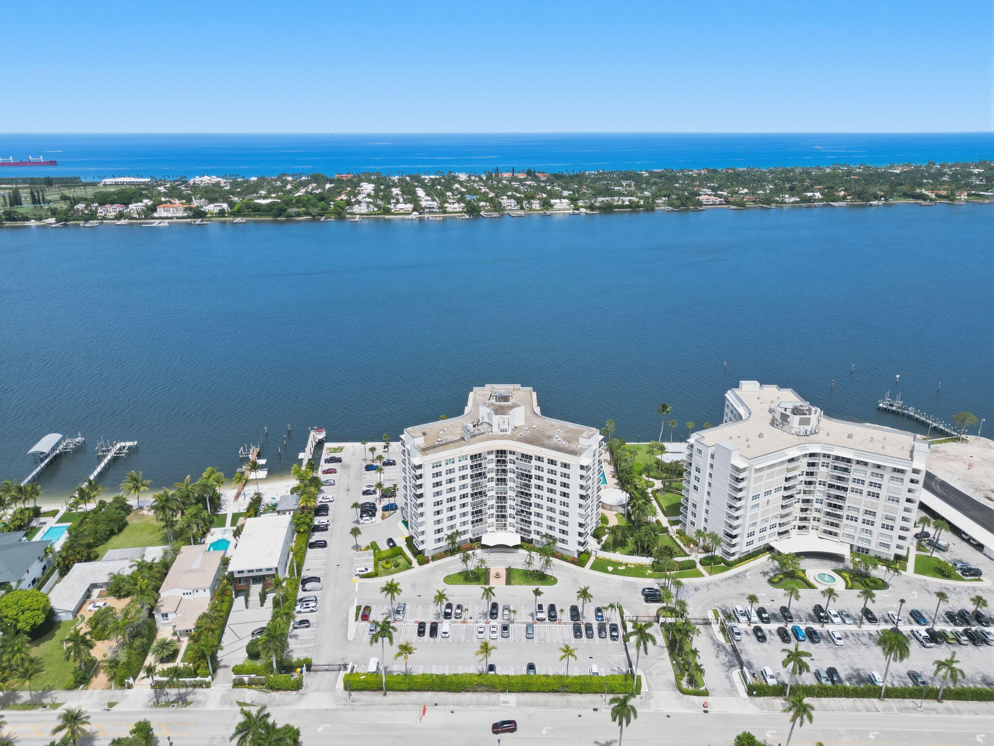 LA FONTANA APTS OF PALM BEACH INC - Residential