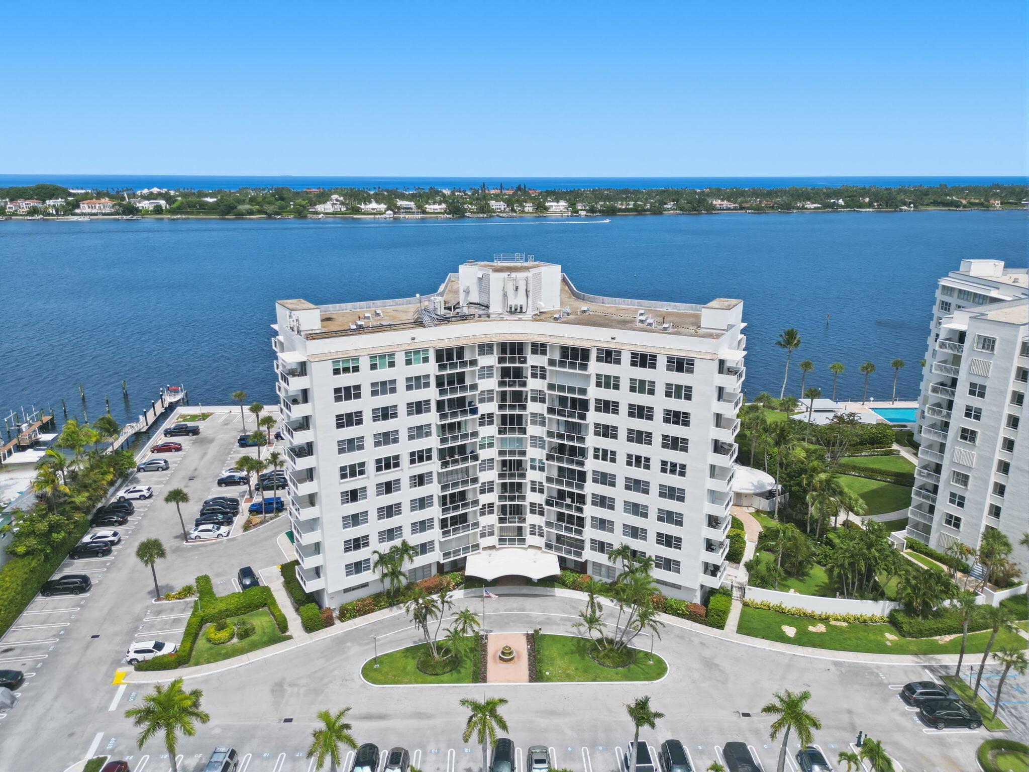 LA FONTANA APTS OF PALM BEACH INC - Residential