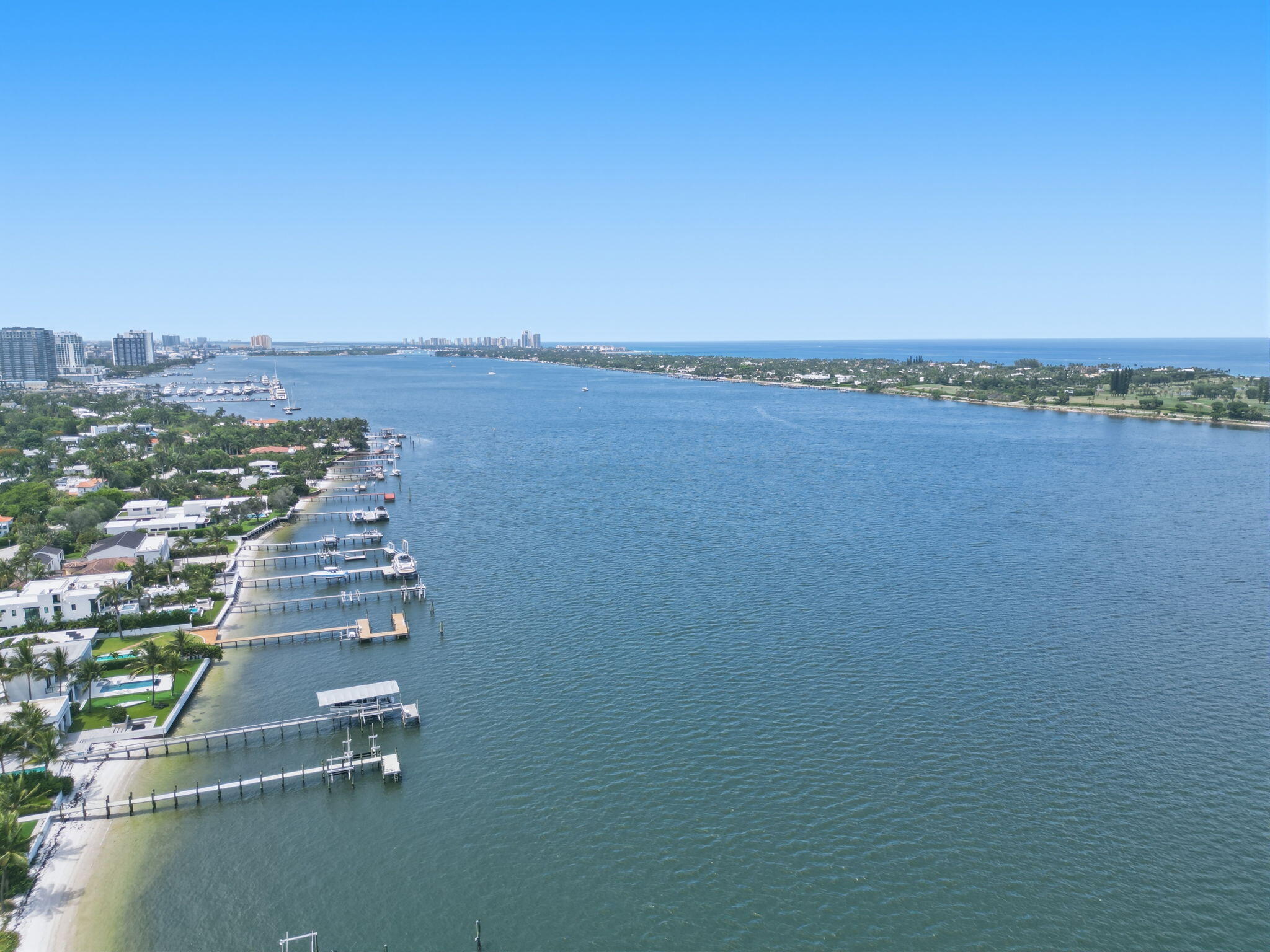 LA FONTANA APTS OF PALM BEACH INC - Residential