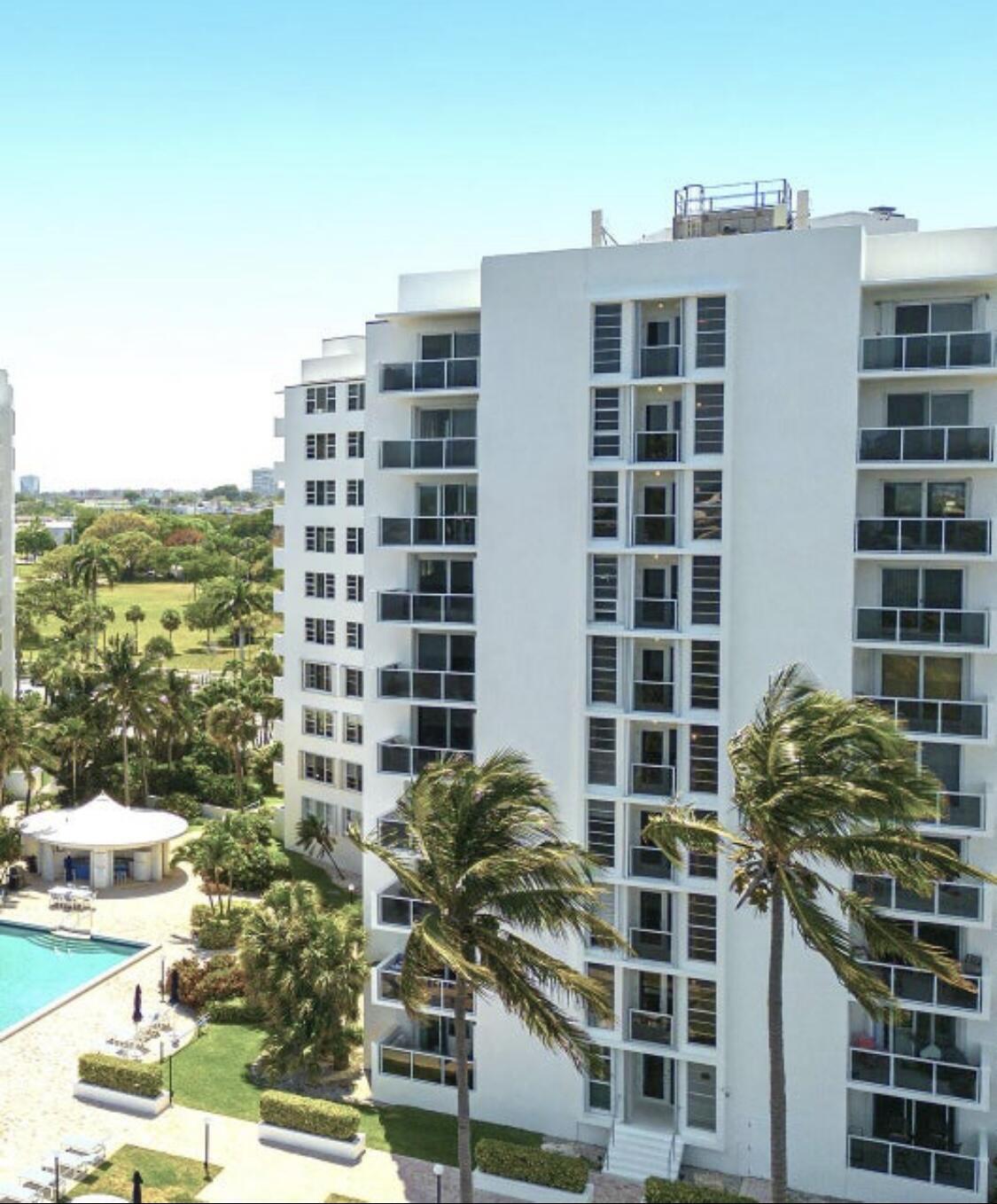 LA FONTANA APTS OF PALM BEACH INC - Residential