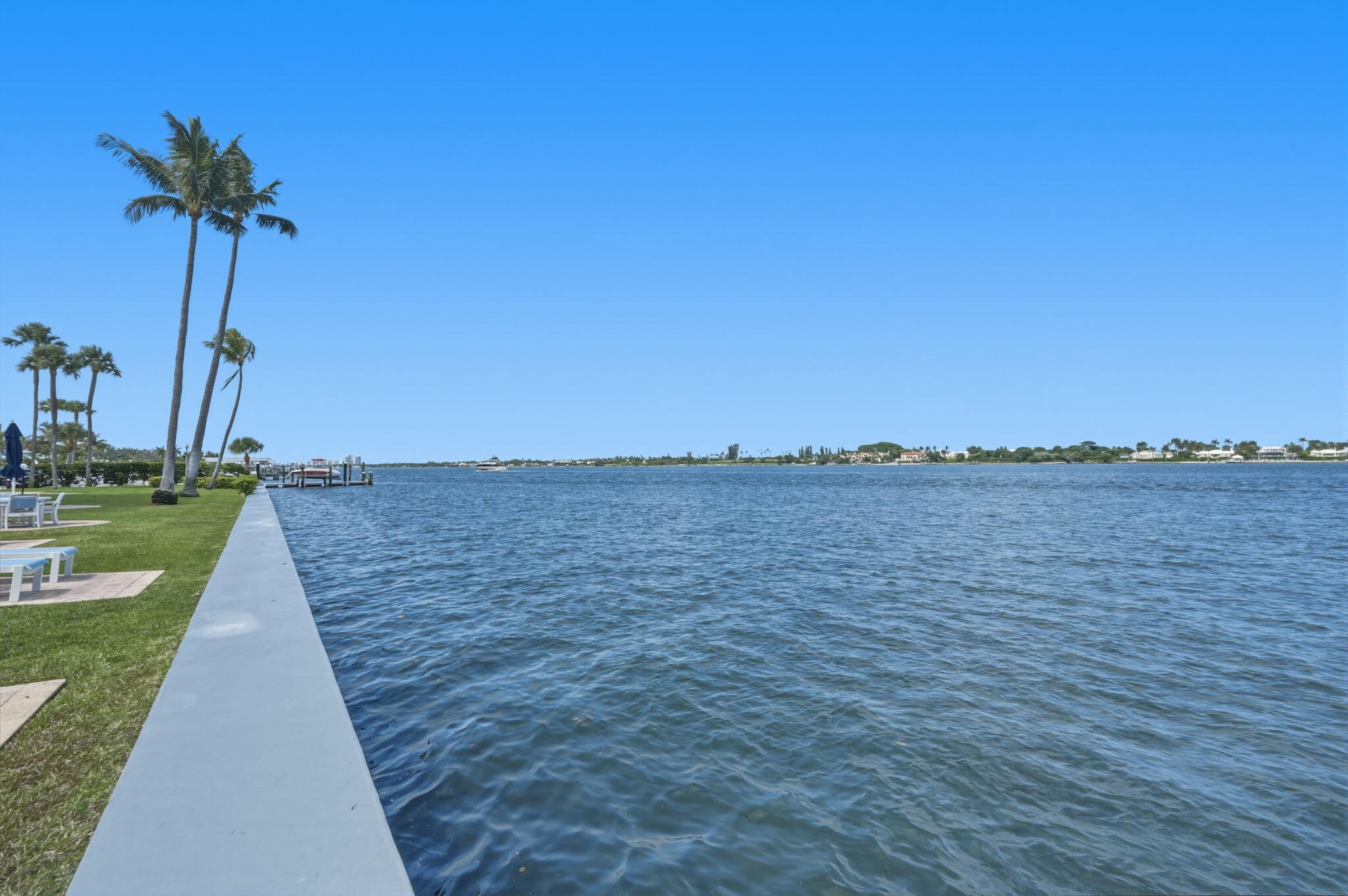LA FONTANA APTS OF PALM BEACH INC - Residential