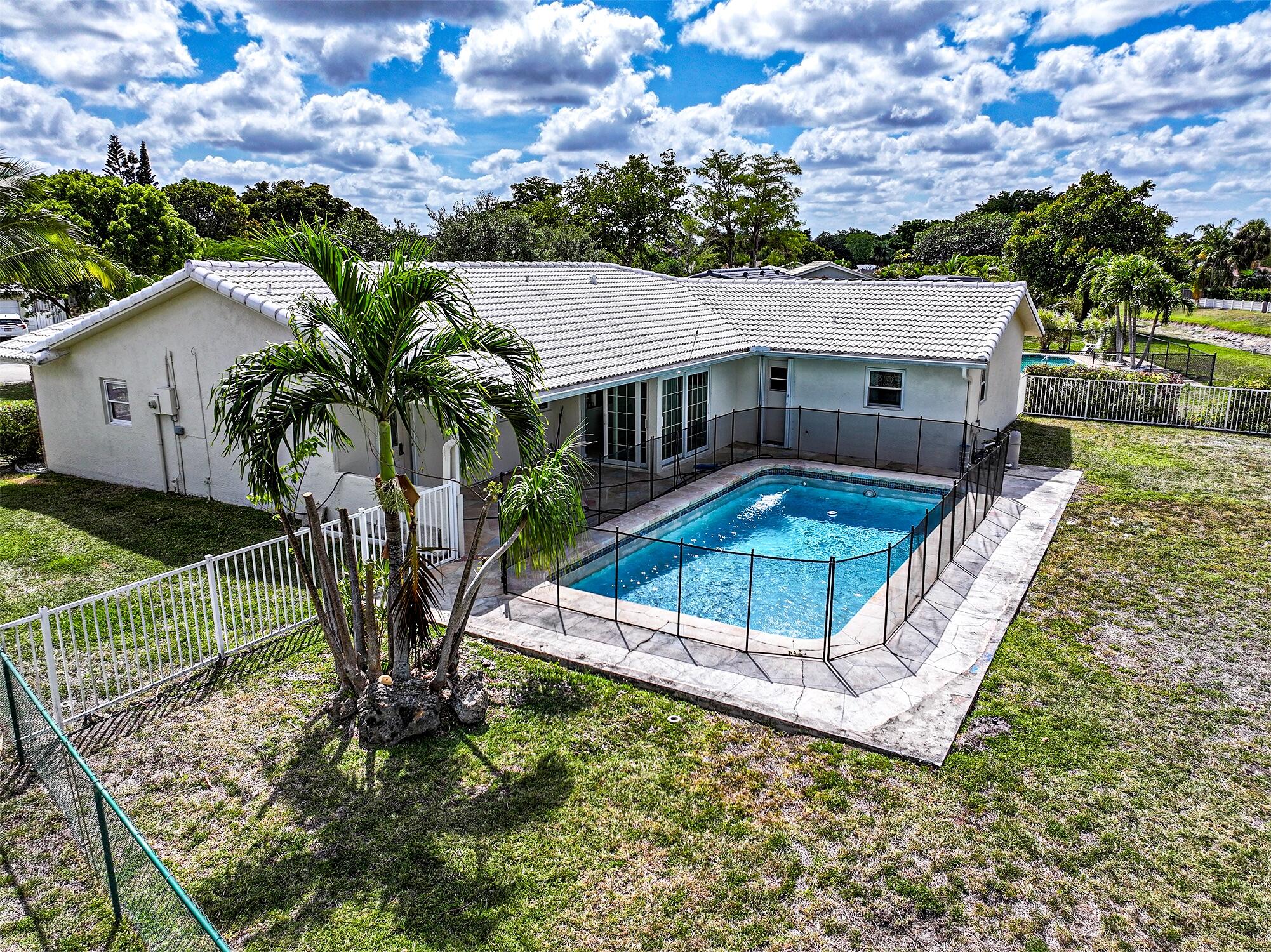 RAMBLEWOOD SOUTH - Residential Lease