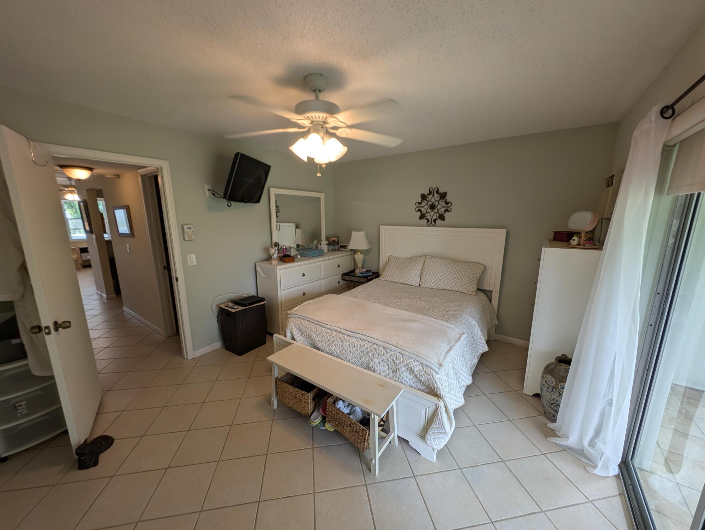 MARKHAM T CONDO - Residential