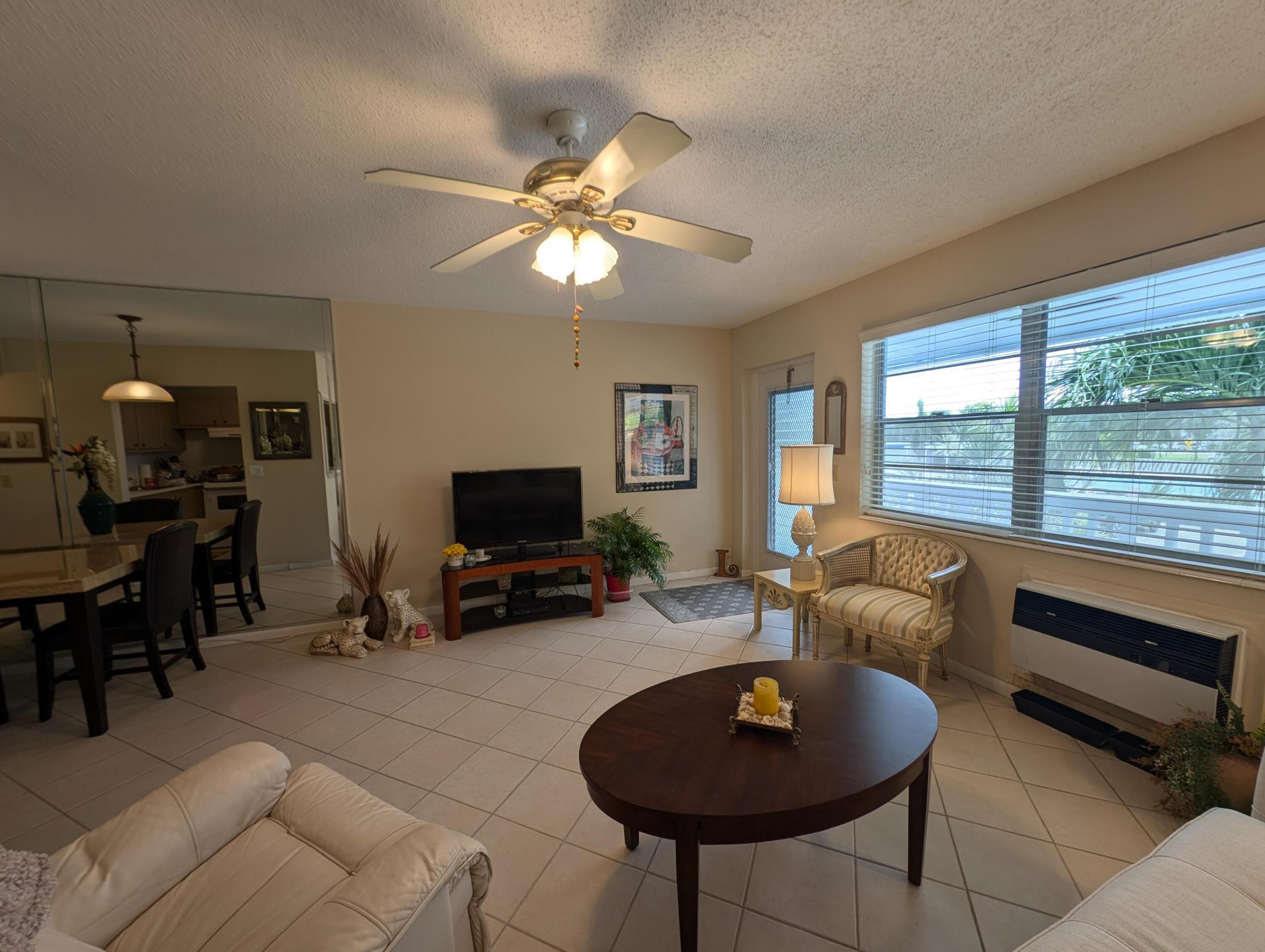 MARKHAM T CONDO - Residential