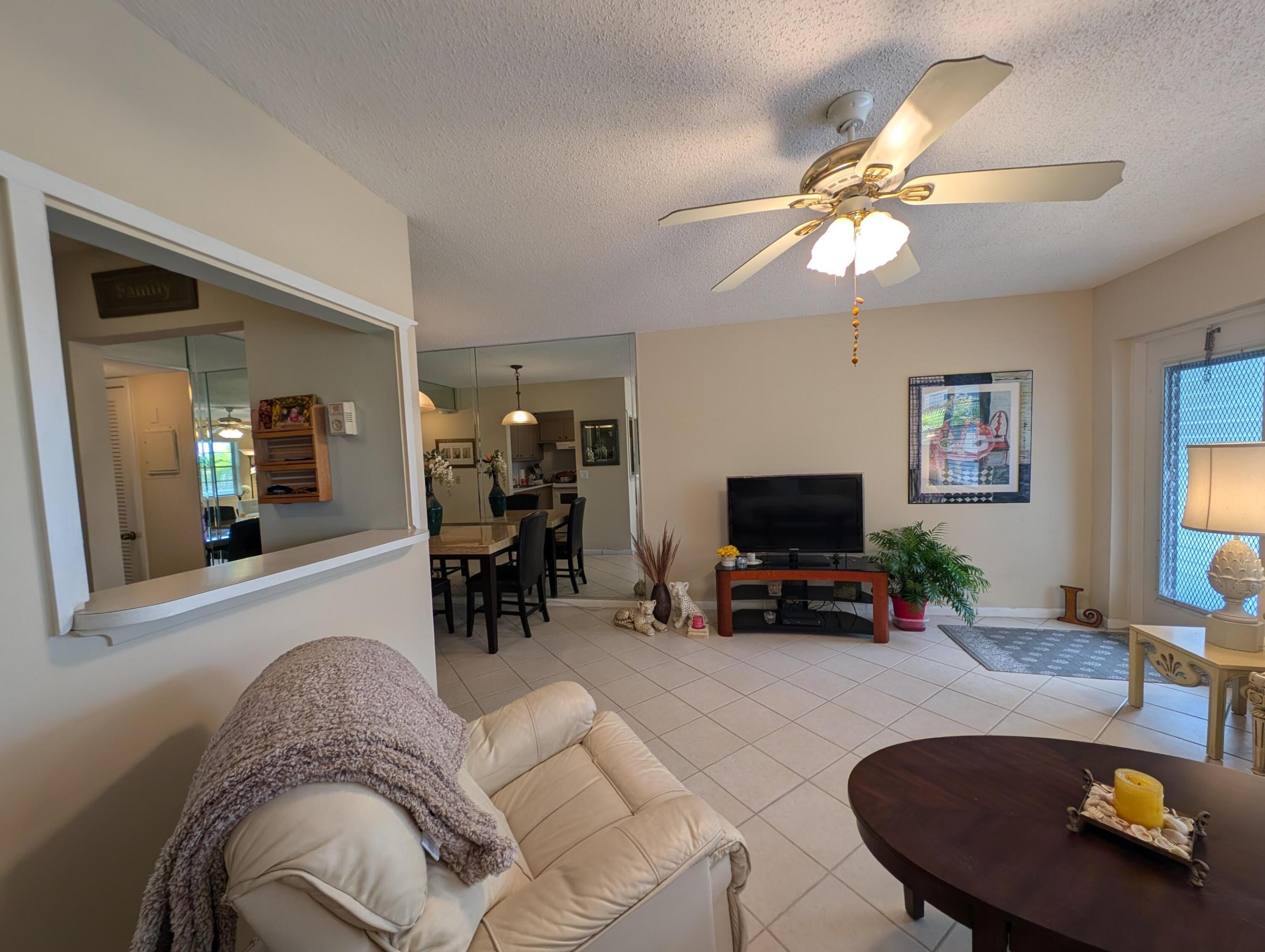 MARKHAM T CONDO - Residential