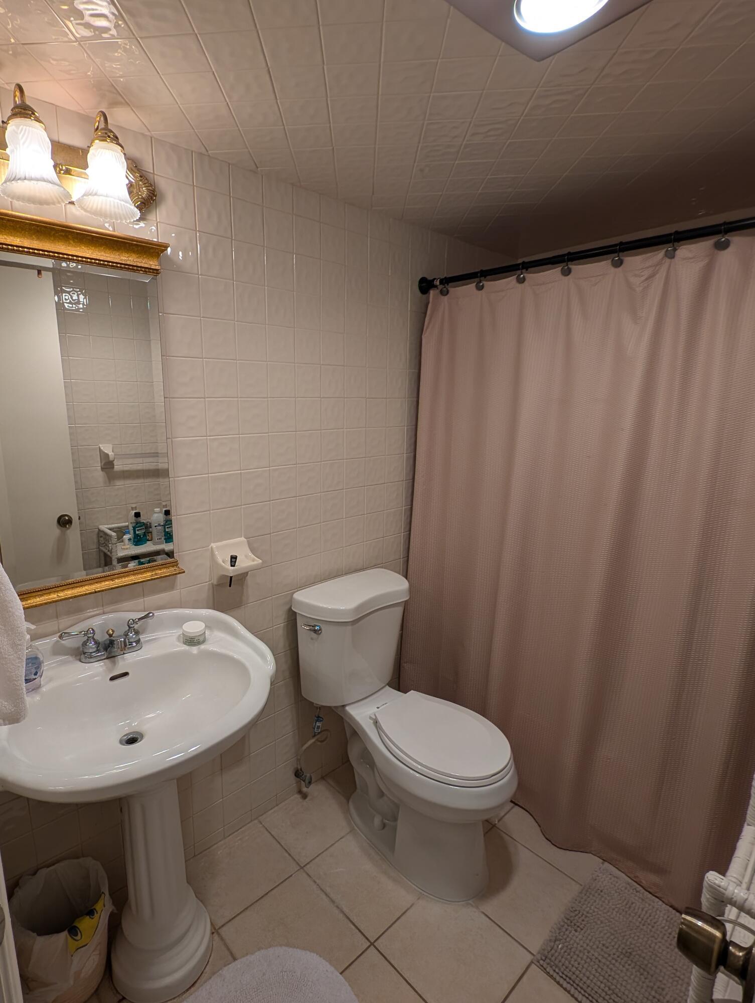 MARKHAM T CONDO - Residential