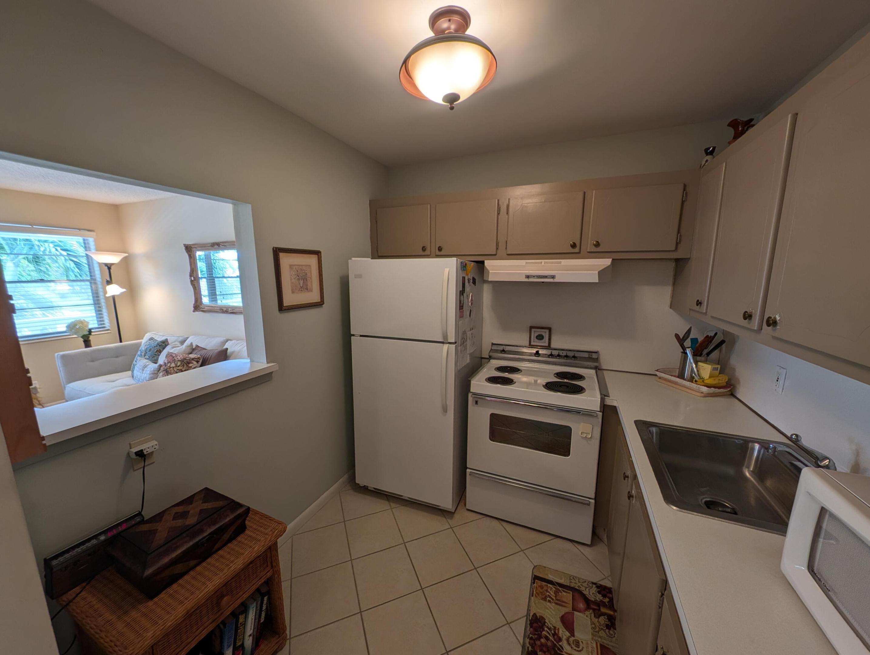 MARKHAM T CONDO - Residential