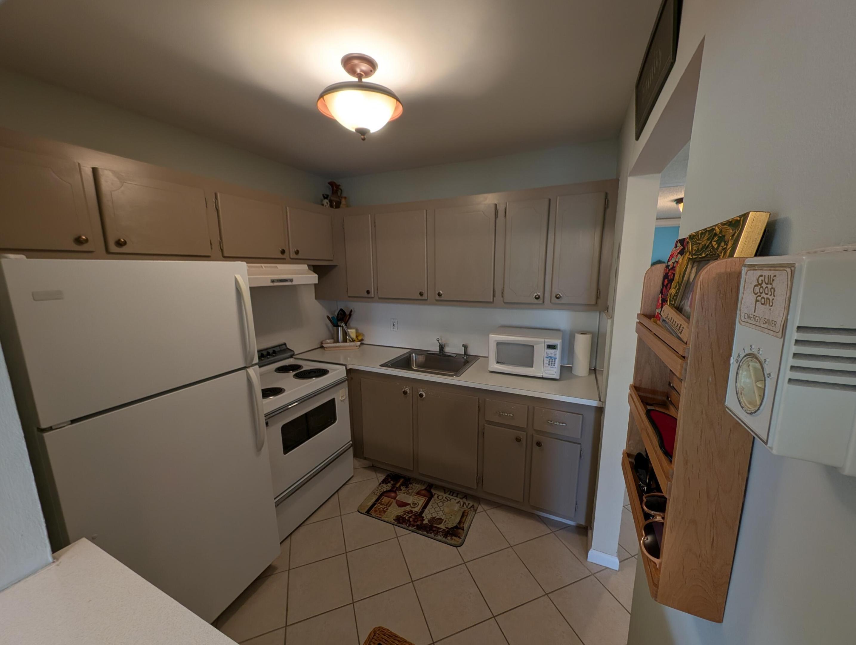 MARKHAM T CONDO - Residential