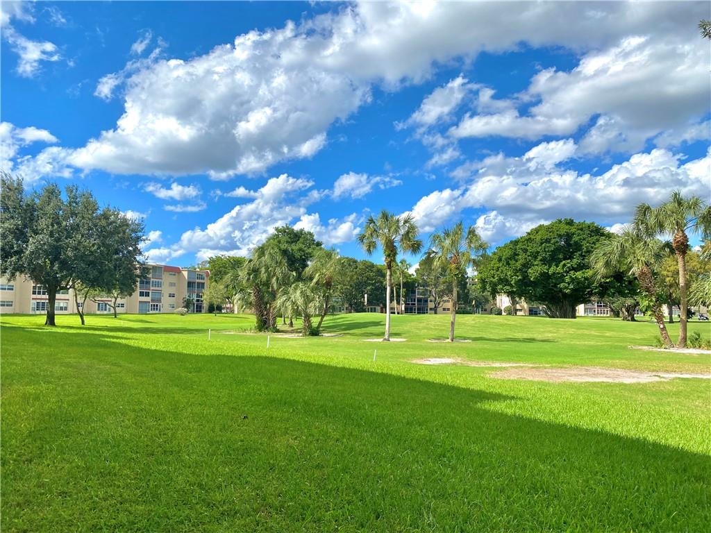 ORIOLE GOLF & TENNIS CLUB - Residential