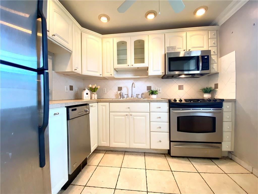 ORIOLE GOLF & TENNIS CLUB - Residential