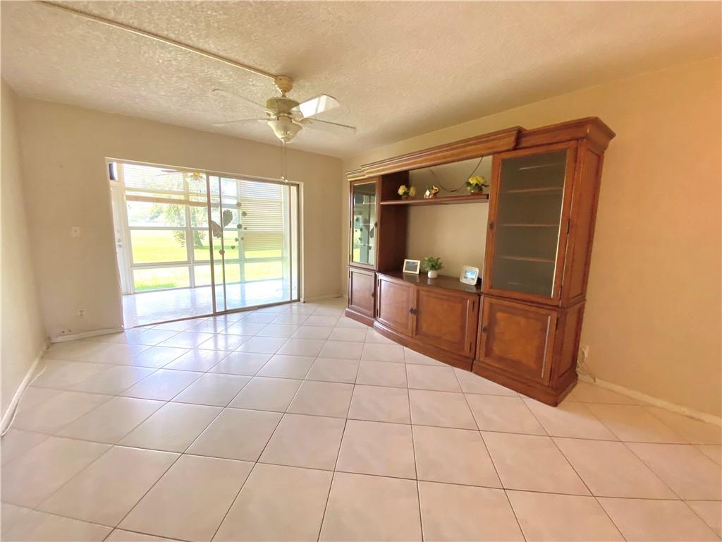 ORIOLE GOLF & TENNIS CLUB - Residential