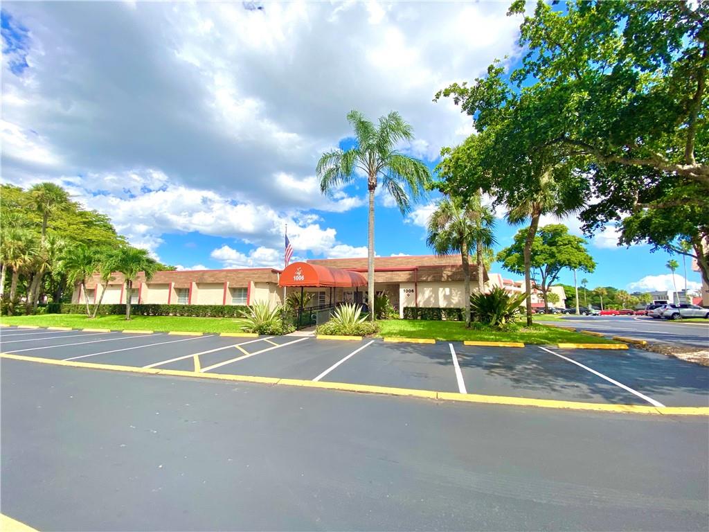 ORIOLE GOLF & TENNIS CLUB - Residential
