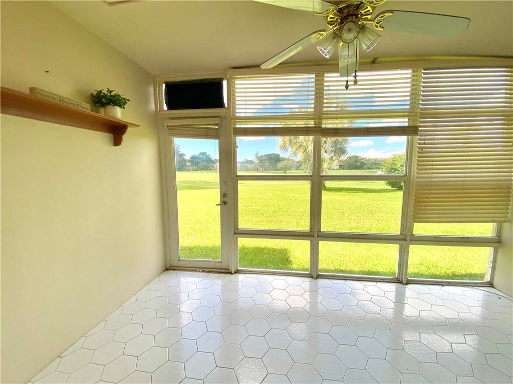 ORIOLE GOLF & TENNIS CLUB - Residential