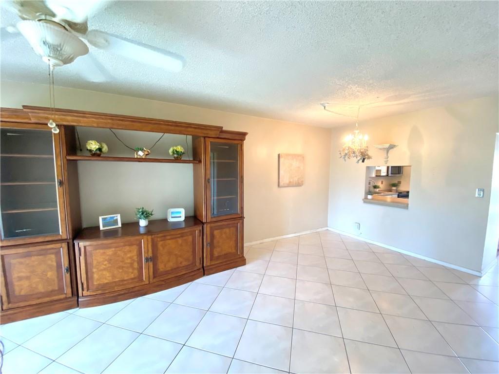 ORIOLE GOLF & TENNIS CLUB - Residential