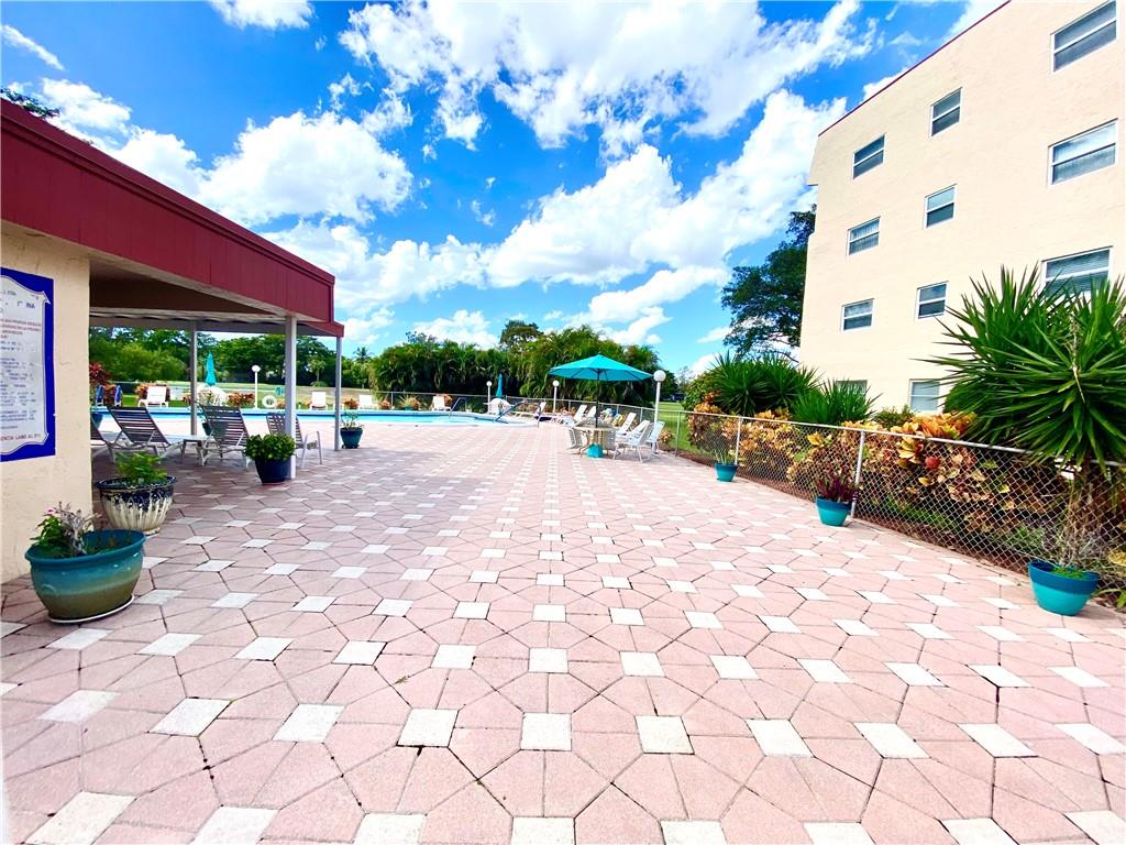 ORIOLE GOLF & TENNIS CLUB - Residential