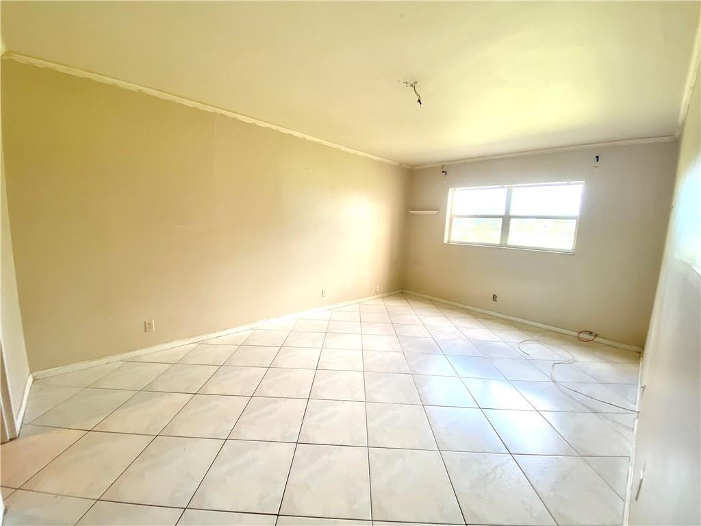 ORIOLE GOLF & TENNIS CLUB - Residential