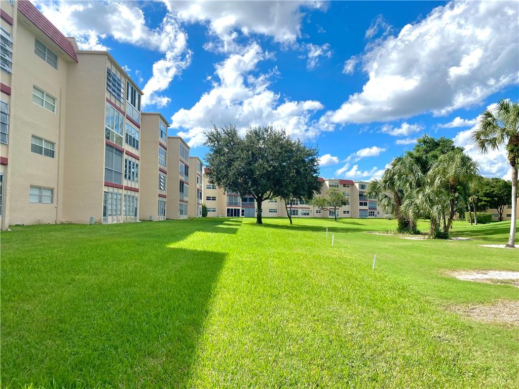 ORIOLE GOLF & TENNIS CLUB - Residential