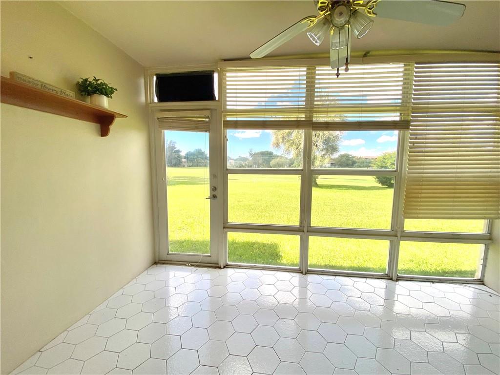 ORIOLE GOLF & TENNIS CLUB - Residential