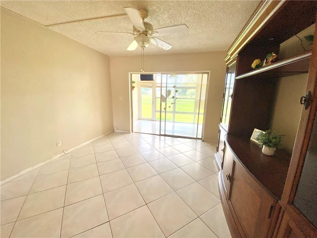 ORIOLE GOLF & TENNIS CLUB - Residential