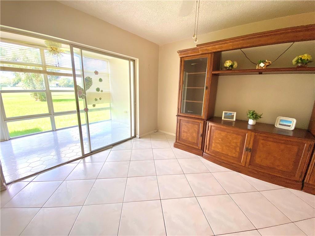 ORIOLE GOLF & TENNIS CLUB - Residential