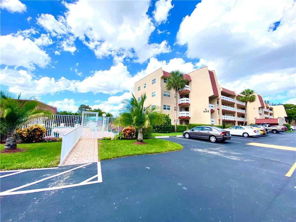 ORIOLE GOLF & TENNIS CLUB - Residential