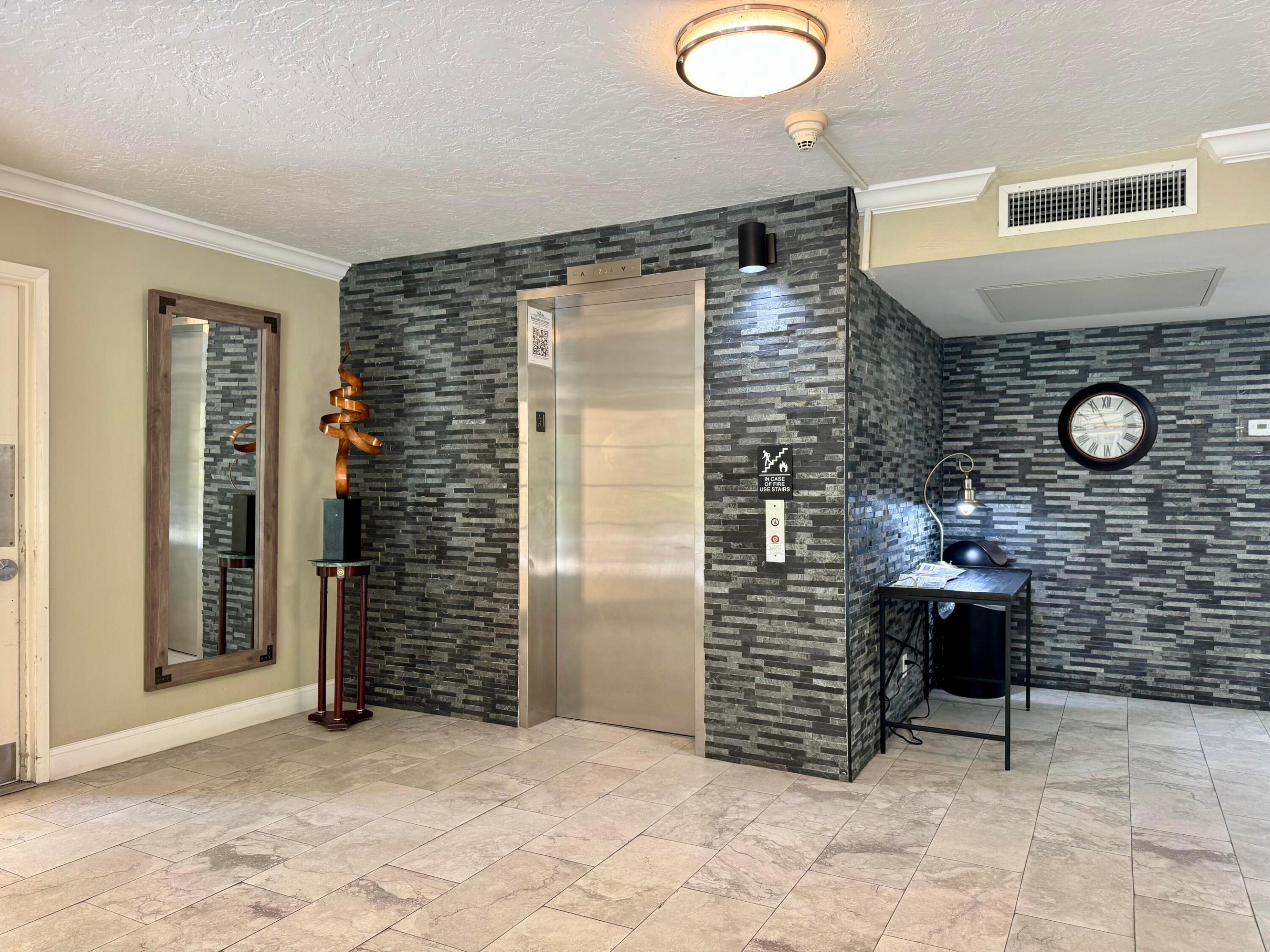 NO 16 PALM-AIRE COUNTRY CLUB - Residential