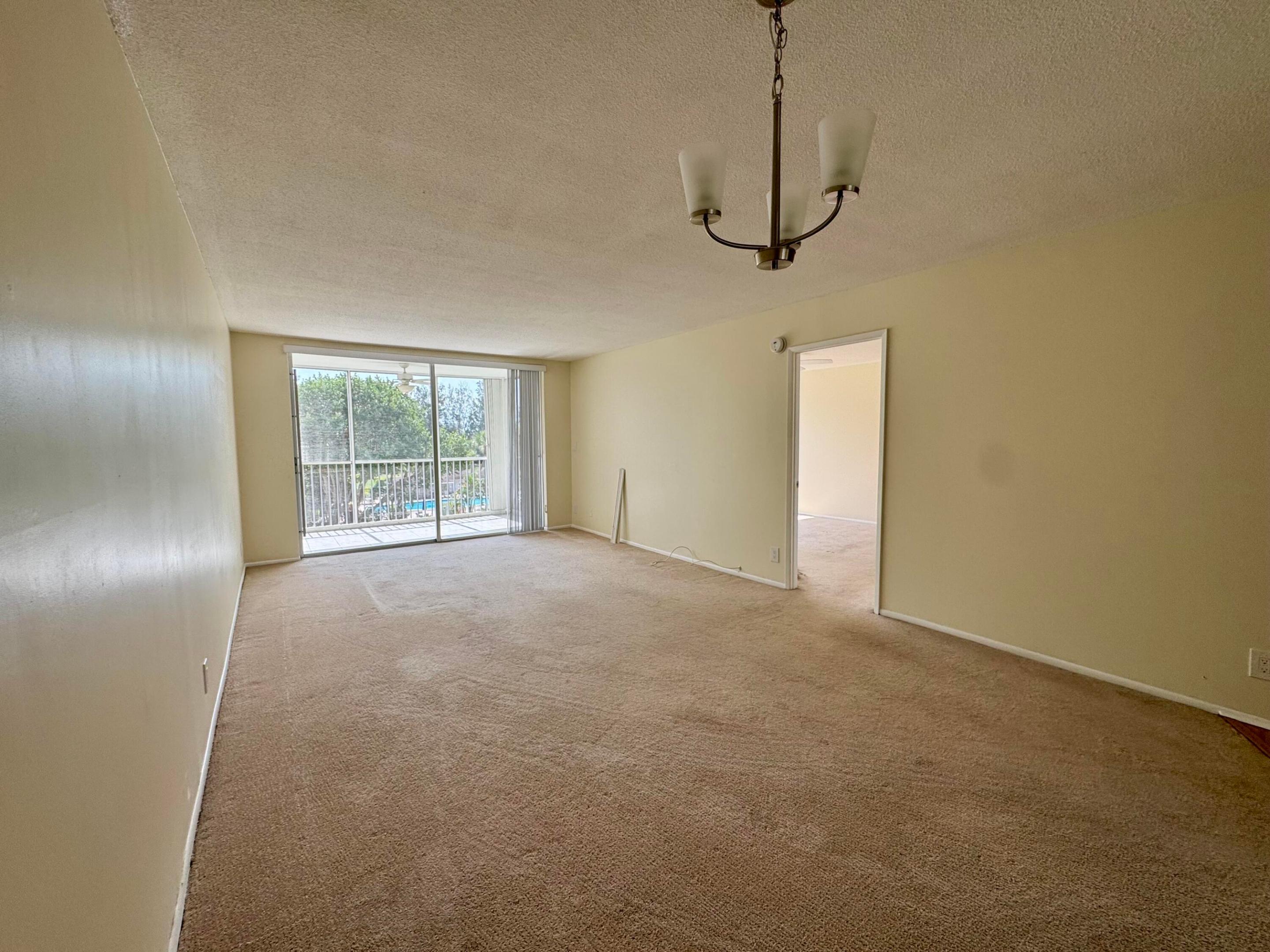 NO 16 PALM-AIRE COUNTRY CLUB - Residential