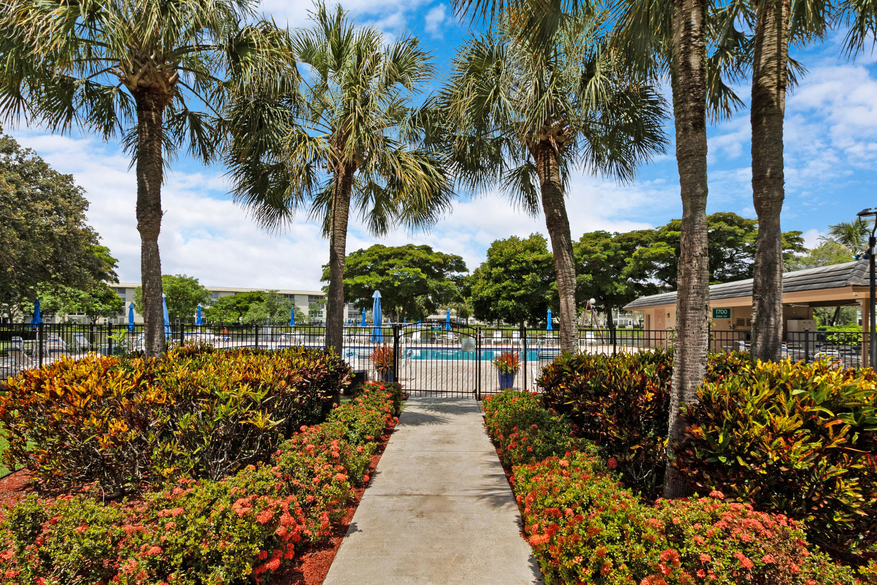 WYNMOOR VILLAGE ANDROS - Residential