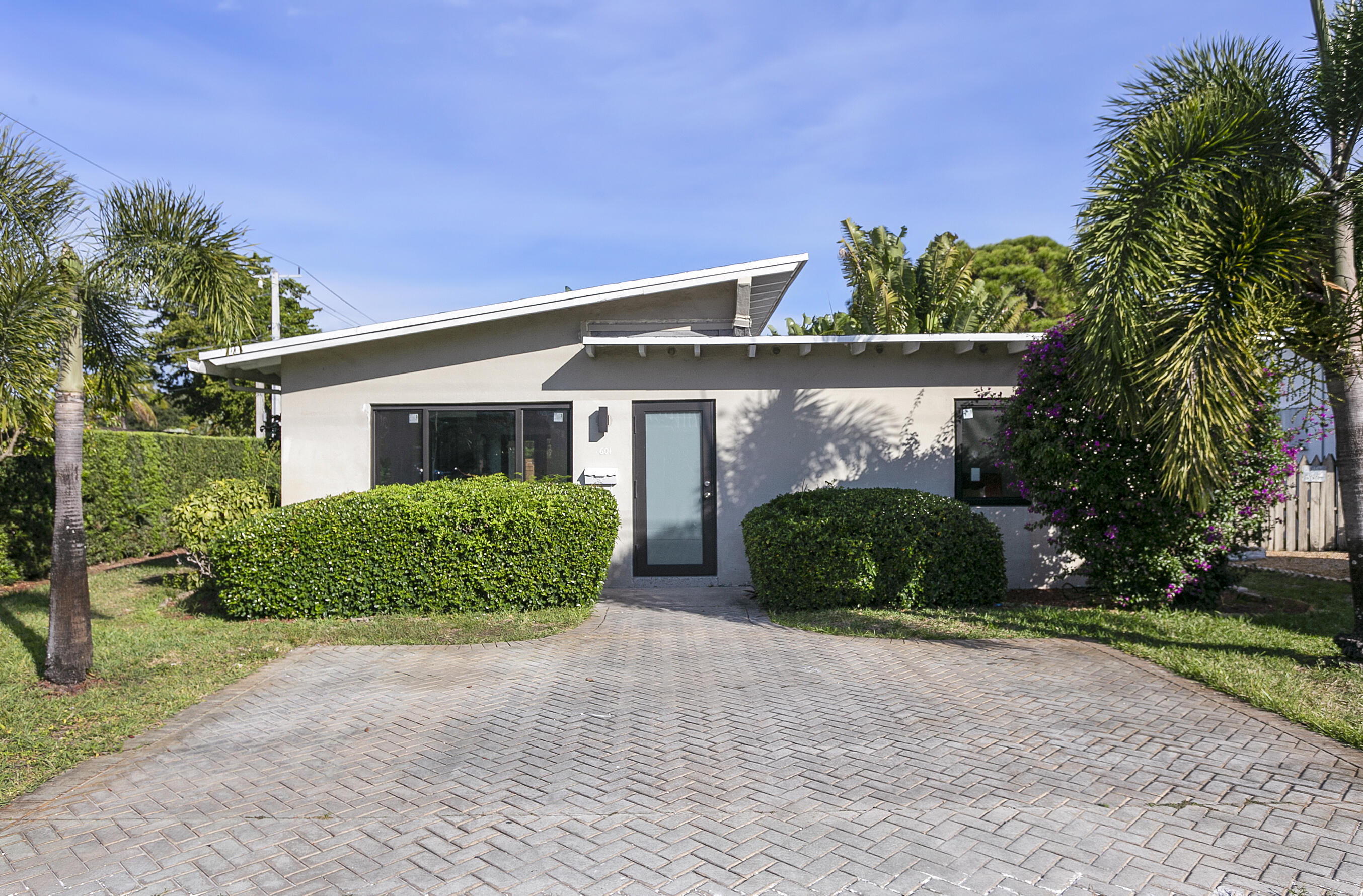 OAKLAND PARK SECOND ADD - Residential Income