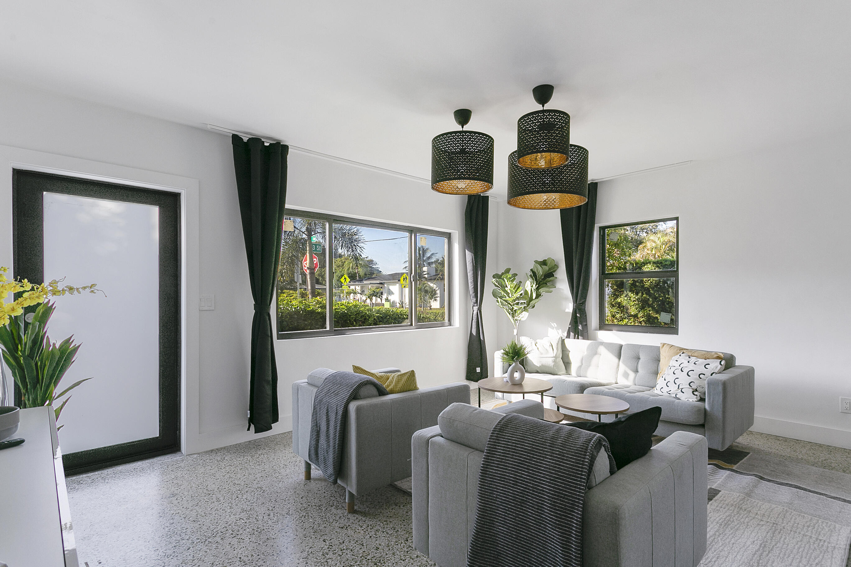 OAKLAND PARK SECOND ADD - Residential Income